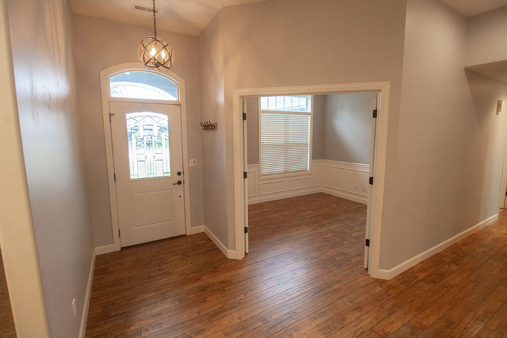 7504 Wellford Ct Property Photo 3
