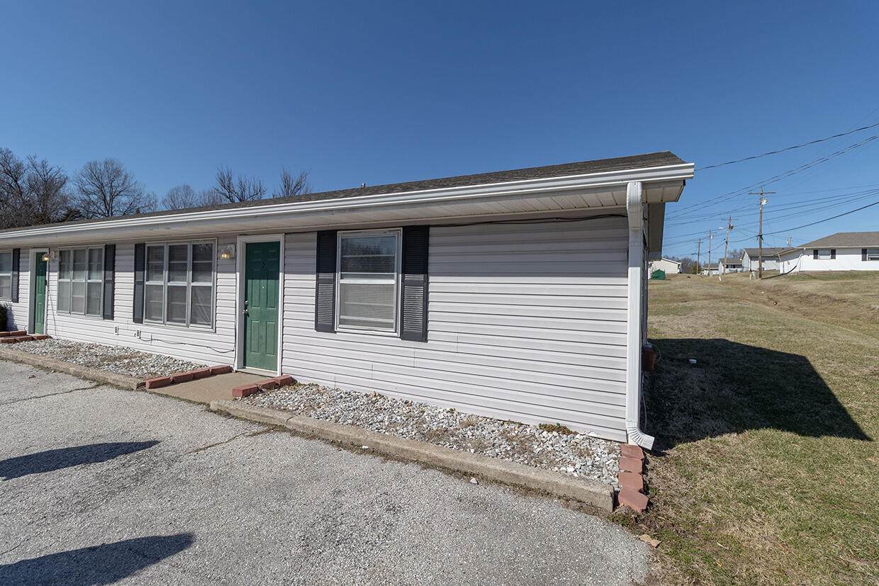 7304 N WADE SCHOOL RD 6 Property Photo 1