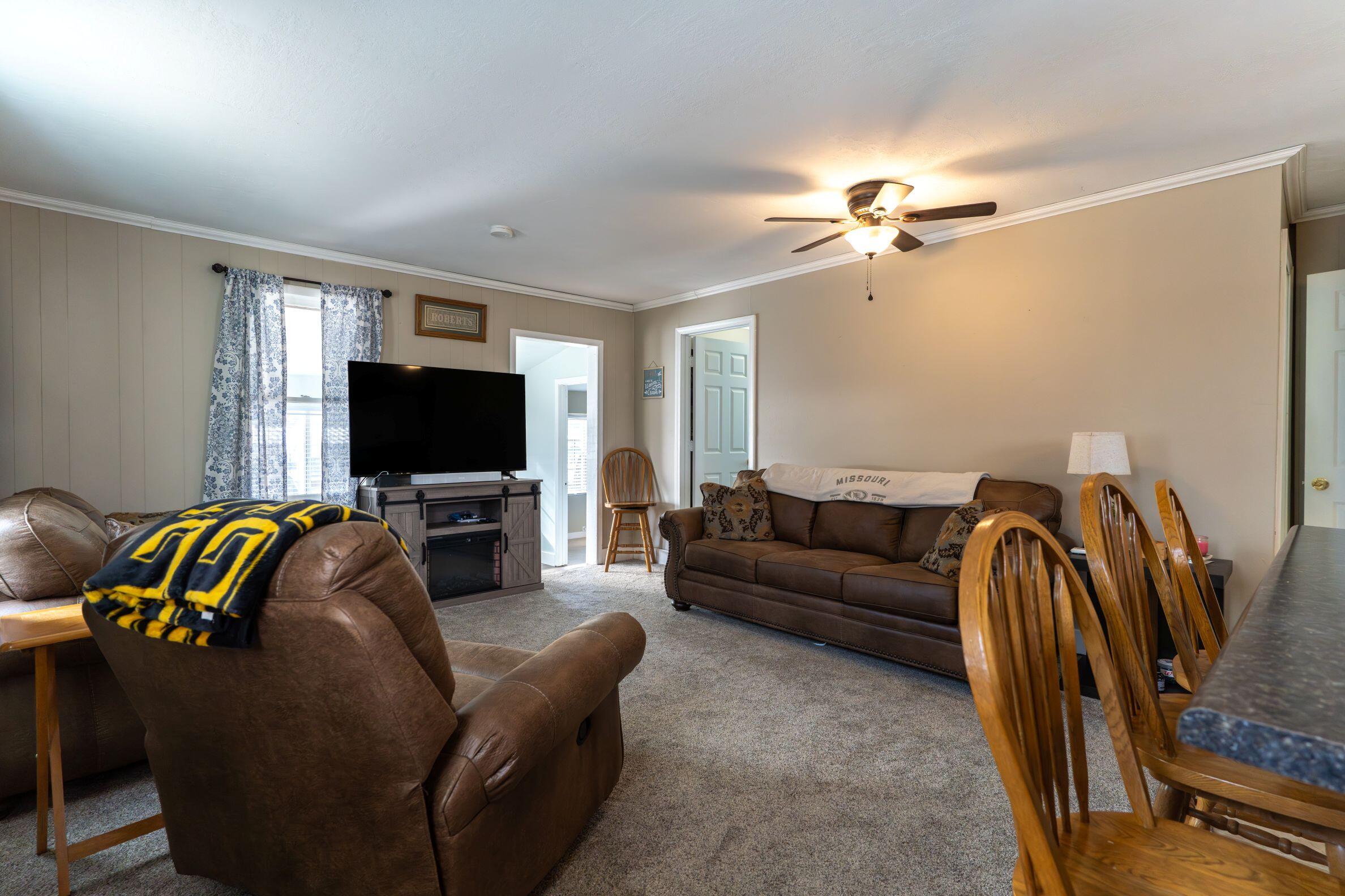 425 W Shore Dr Property Photo 7