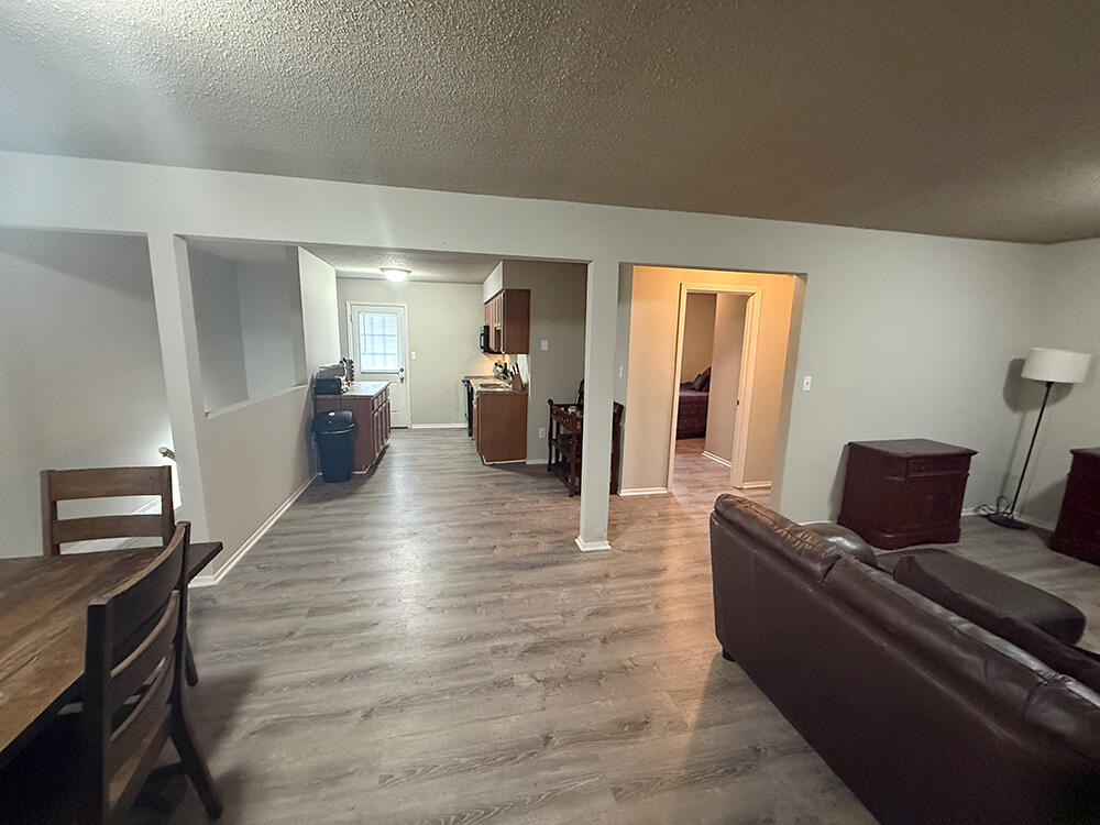 212 Wheaton Ct Property Photo 4