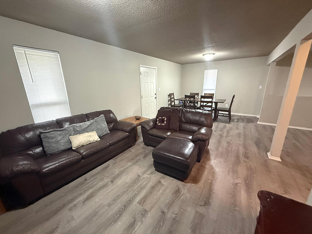 212 Wheaton Ct Property Photo 6