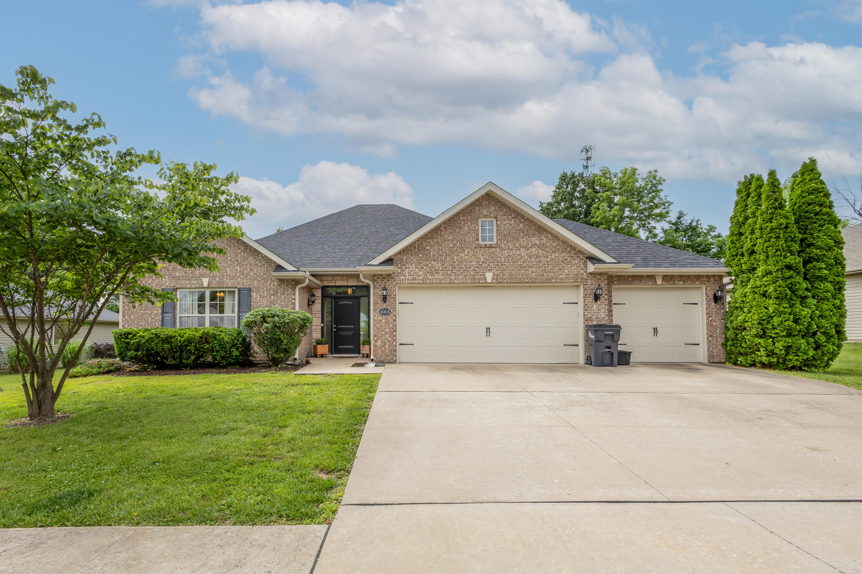 4004 EAGLE VIEW CT