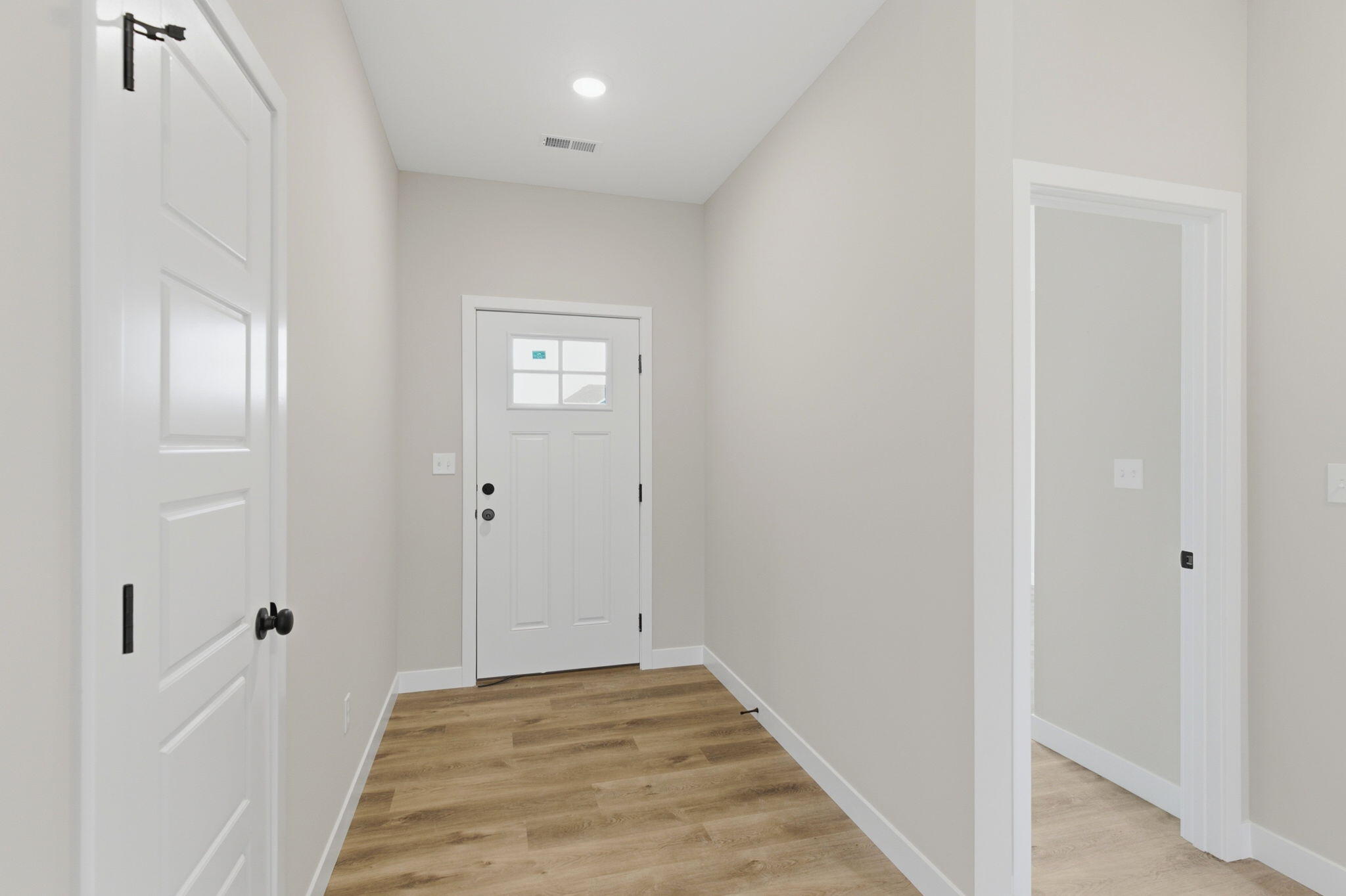 15255 Amendment Rd Property Photo 4