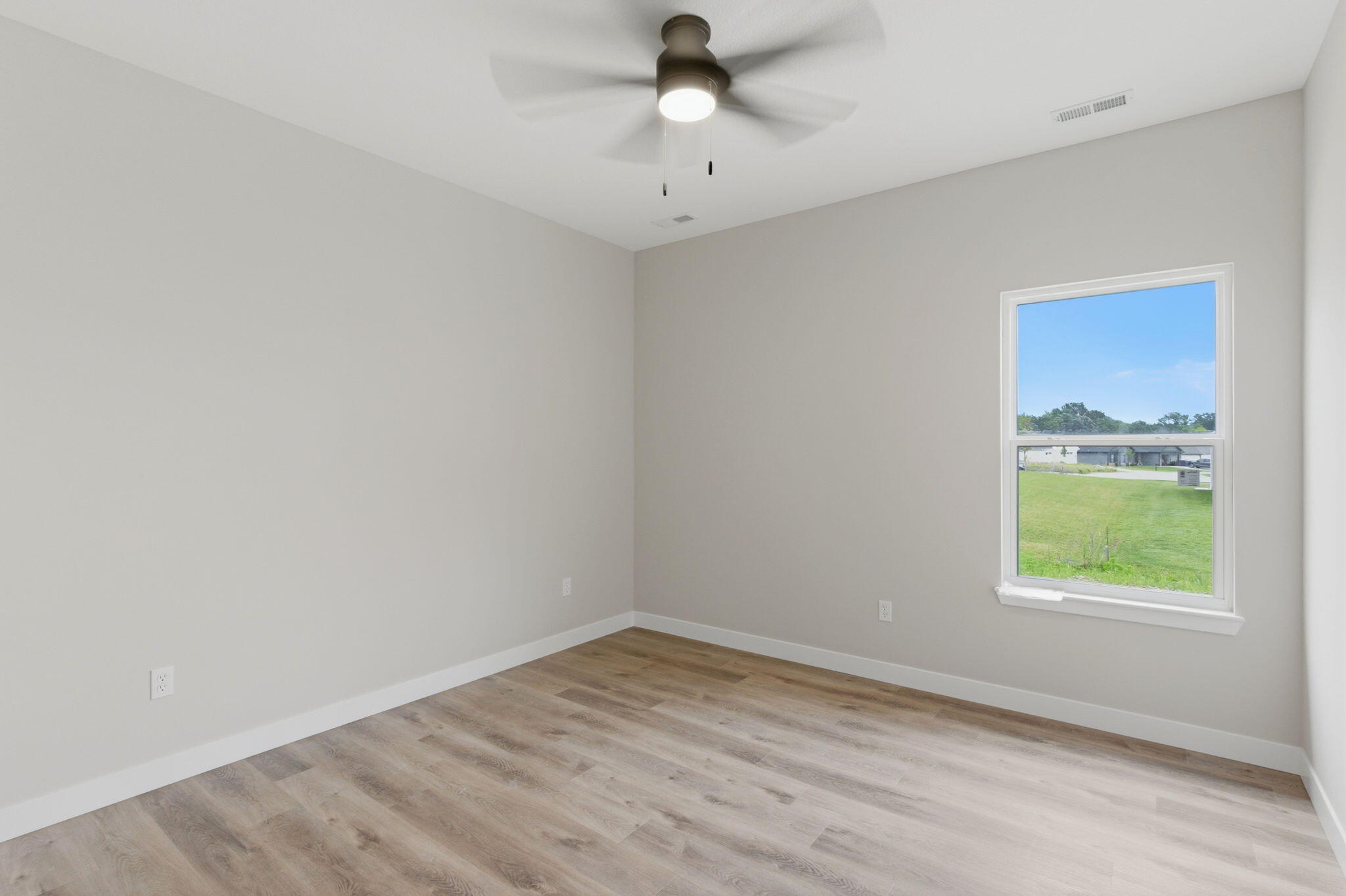 15255 Amendment Rd Property Photo 16