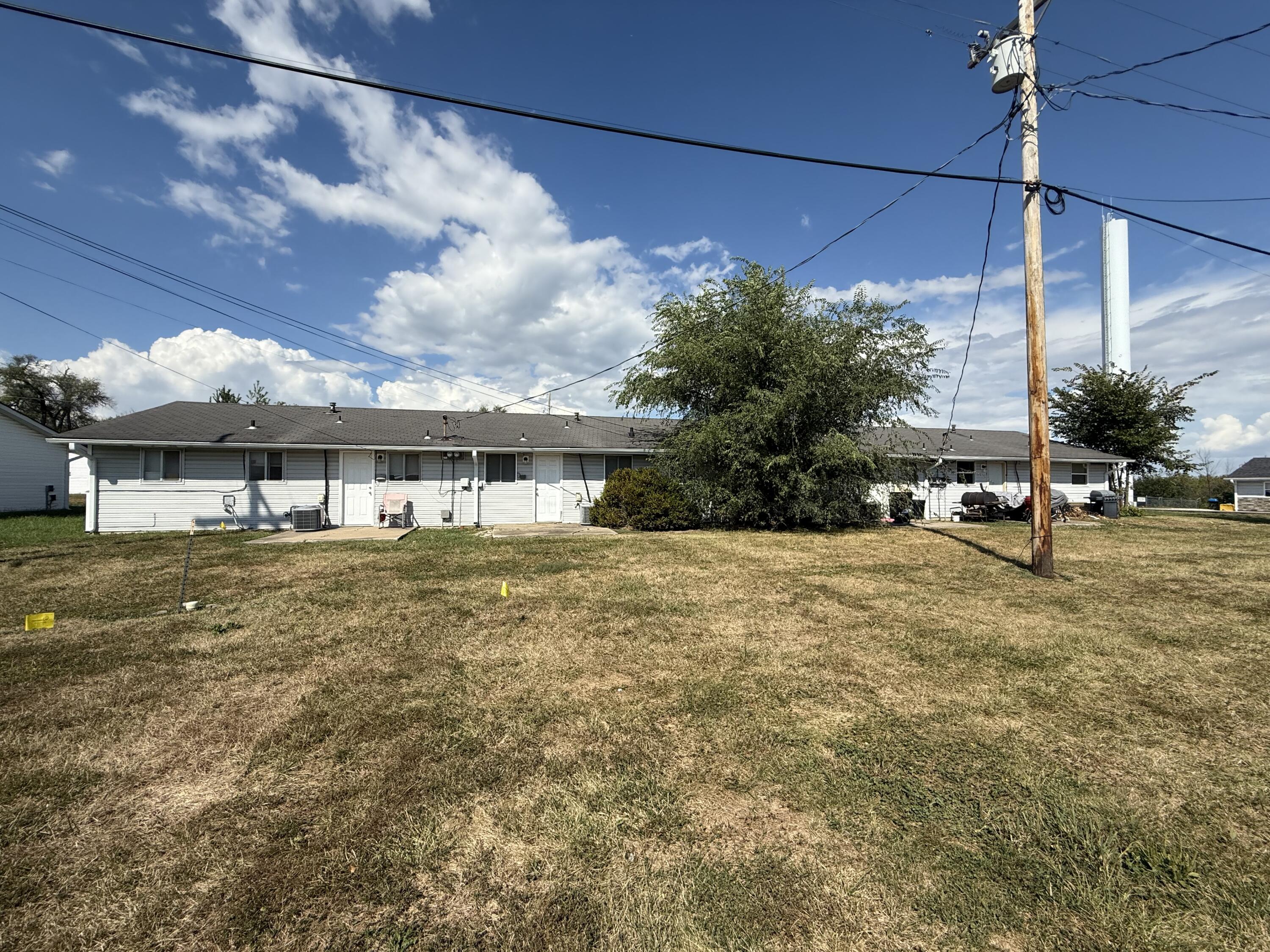 700 W Cunningham Dr C Property Photo 2