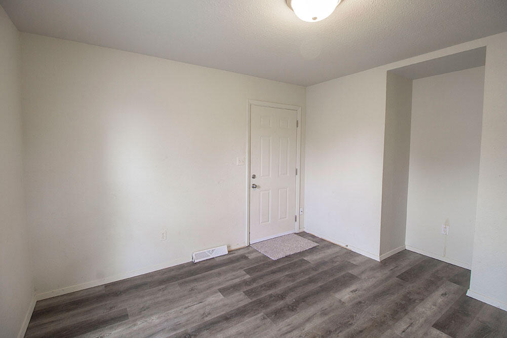 215 N West Blvd Property Photo 5