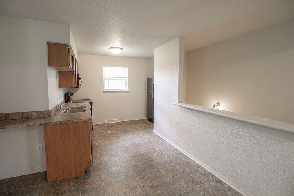 215 N West Blvd Property Photo 6