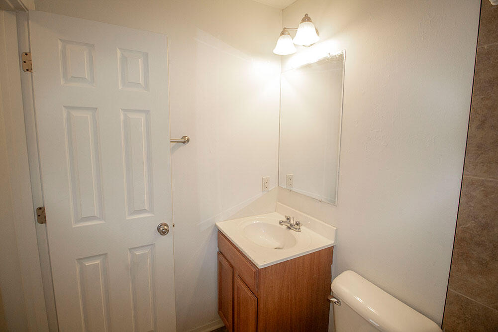 215 N West Blvd Property Photo 13
