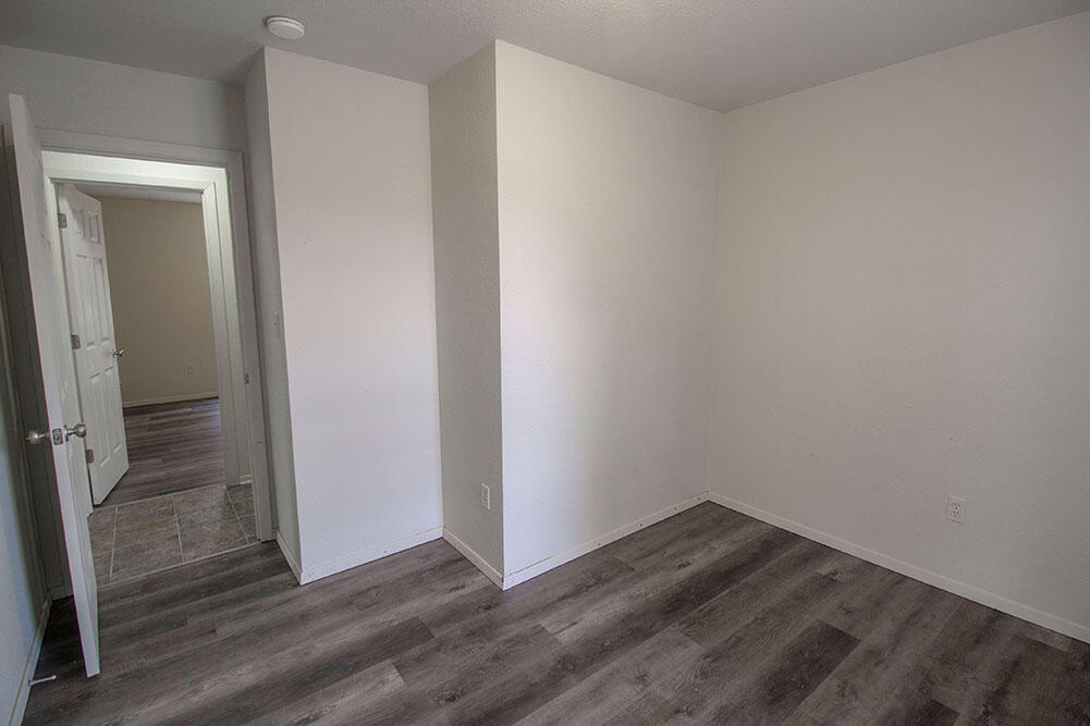 215 N West Blvd Property Photo 17