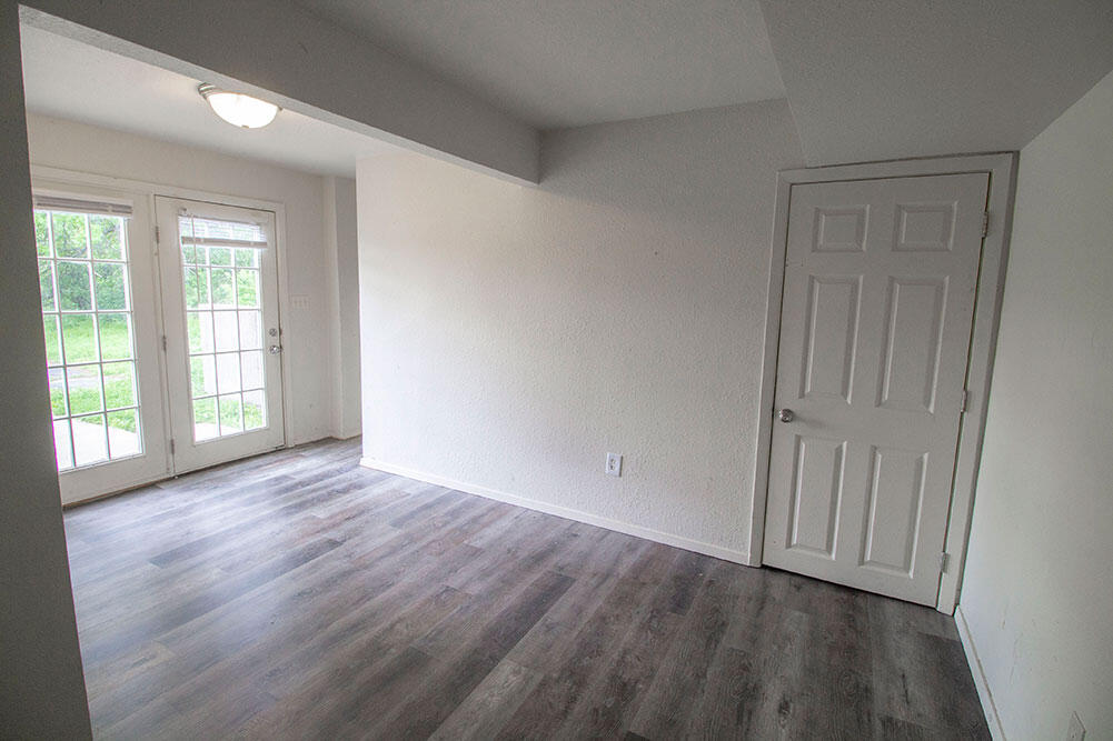 215 N West Blvd Property Photo 20