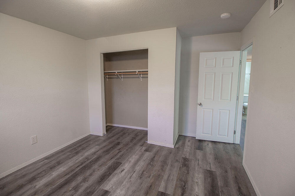 215 N West Blvd Property Photo 22