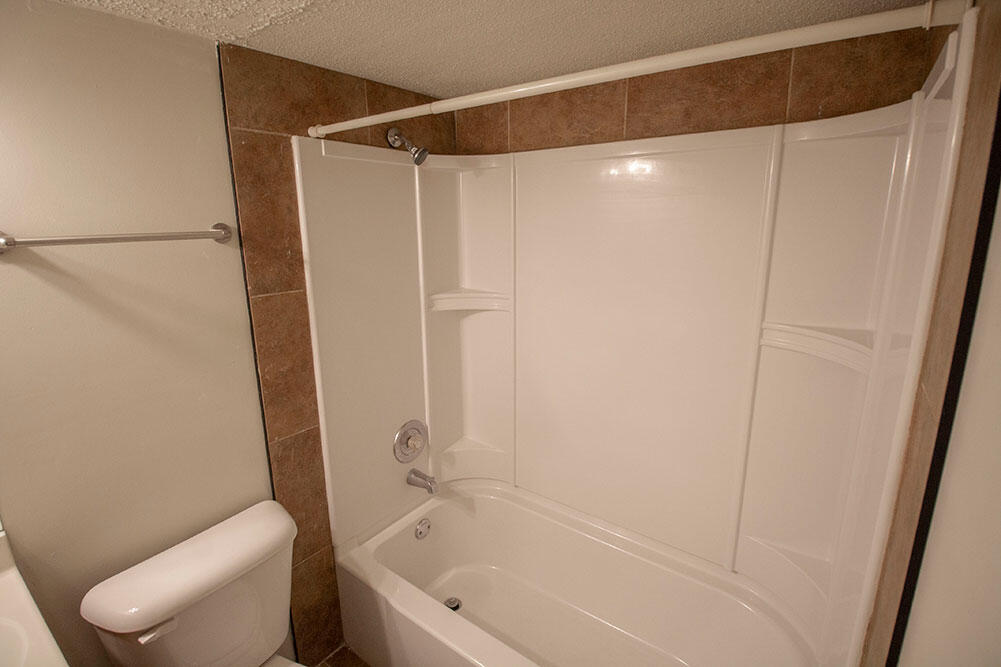 215 N West Blvd Property Photo 23