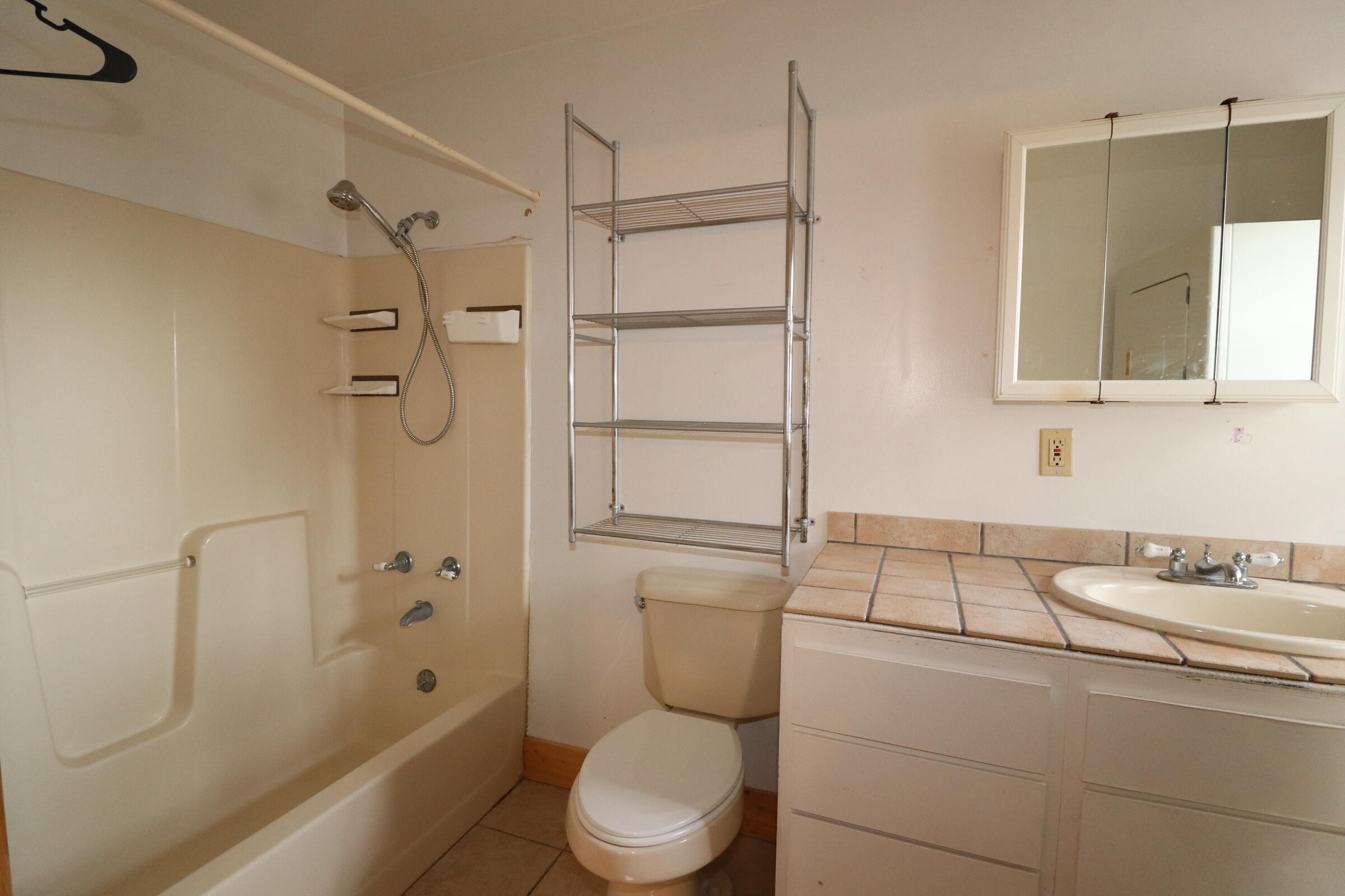 825 High St Property Photo 7