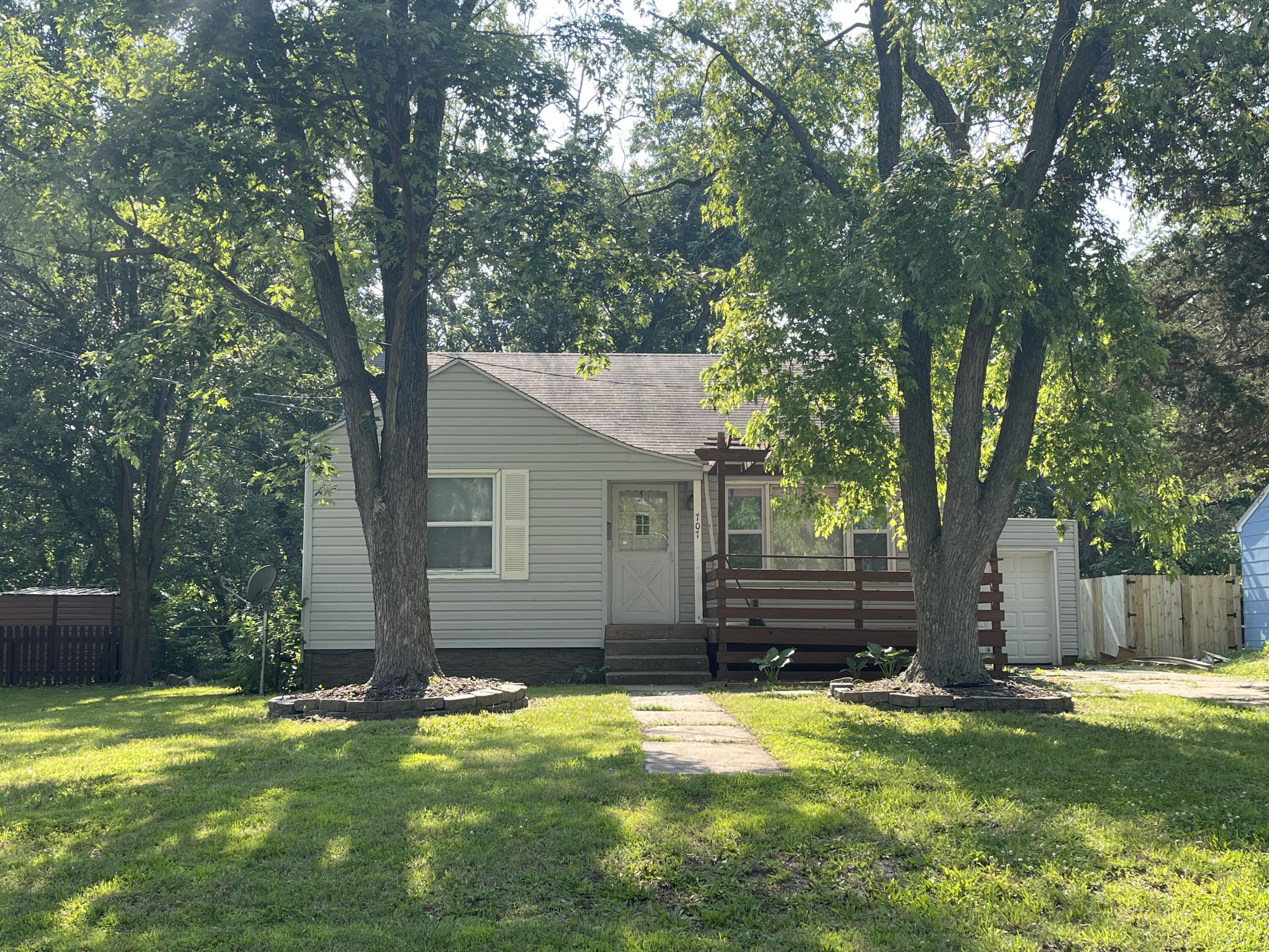 707 Independence St Property Photo 1