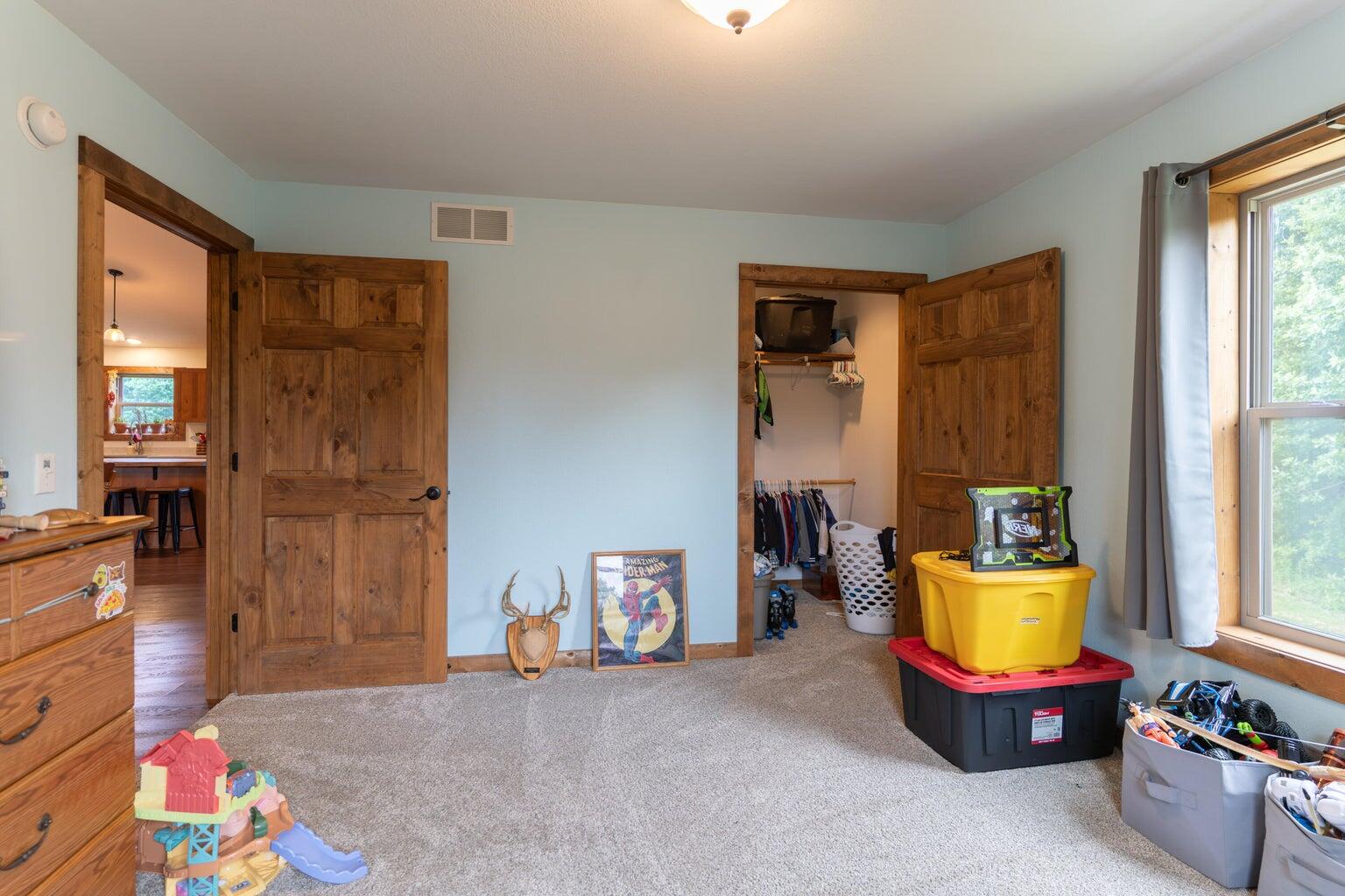 22411 Gaslight Pl Property Photo 28