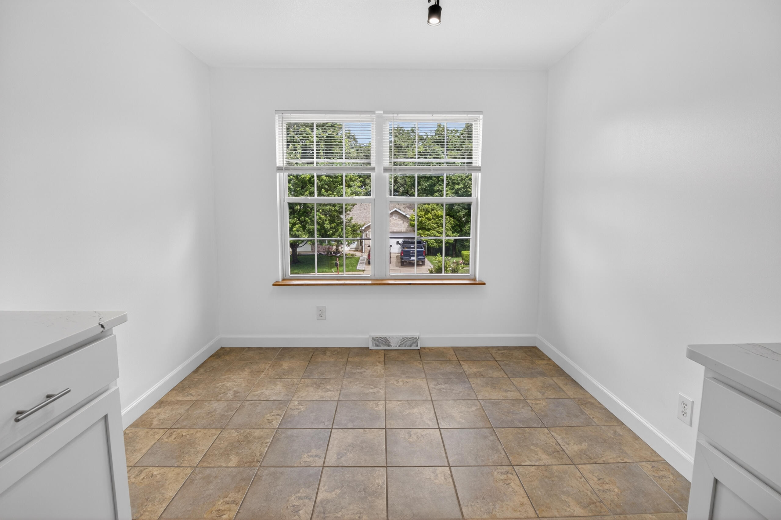 2902 Yoko Ct Property Photo 27