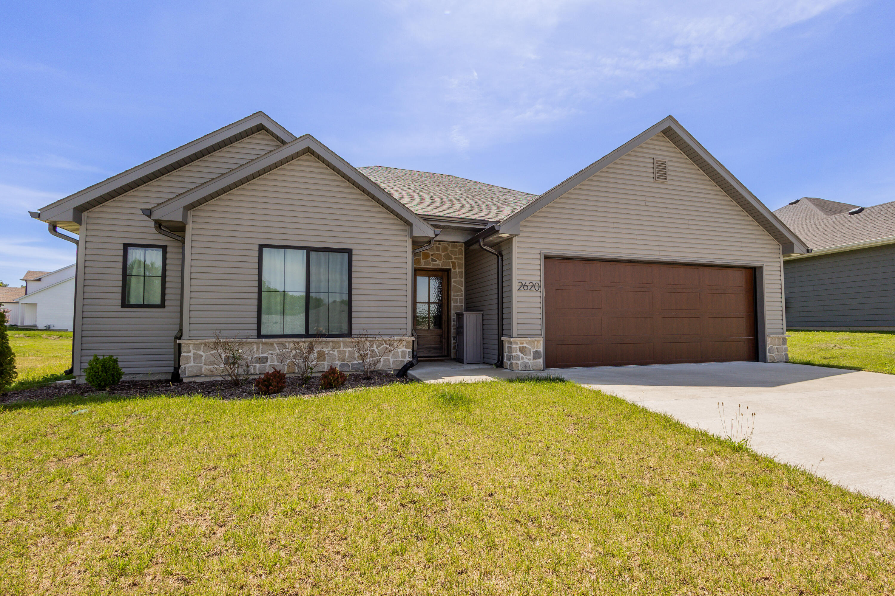 2620 Lentz Dr Property Photo 1