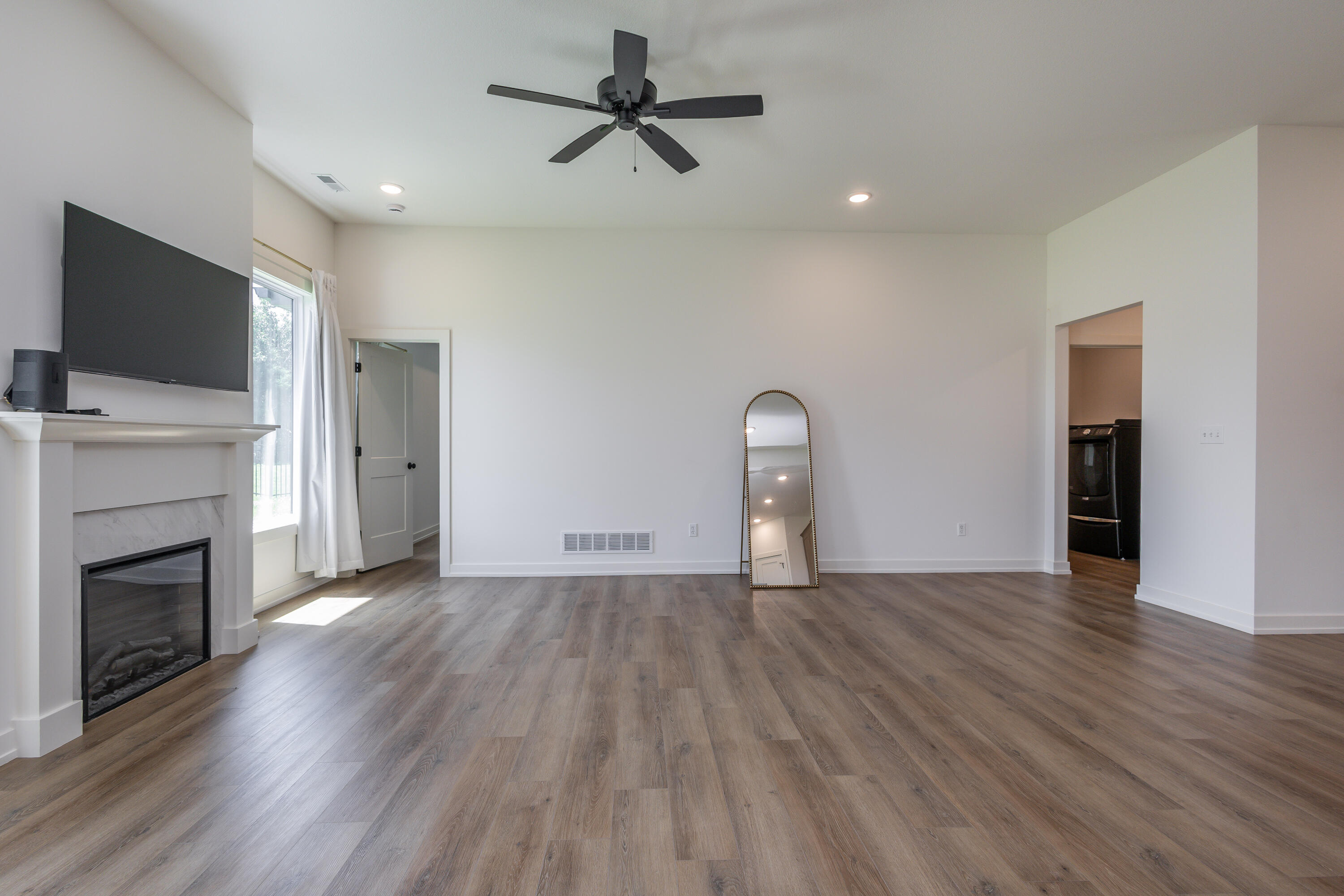 2620 Lentz Dr Property Photo 6