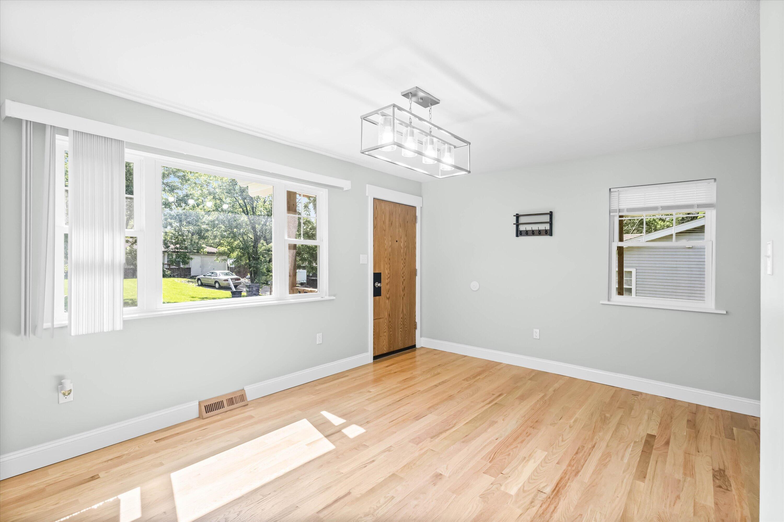 1911 Fair Ln Property Photo 1