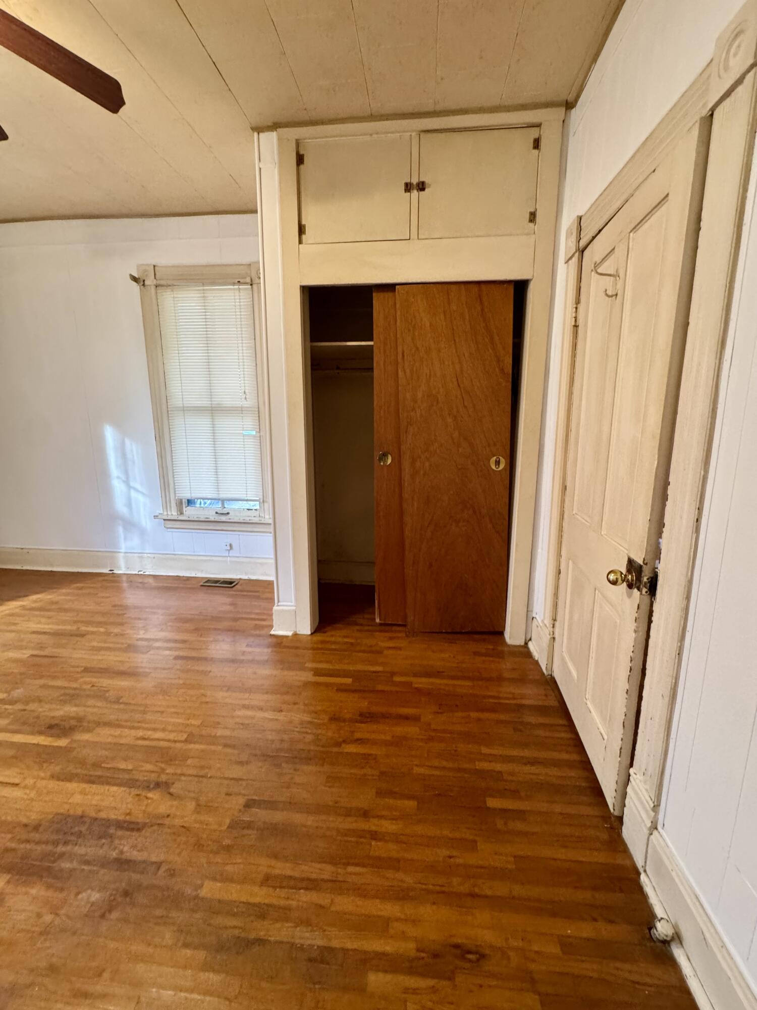 607 W Elm St Property Photo 21