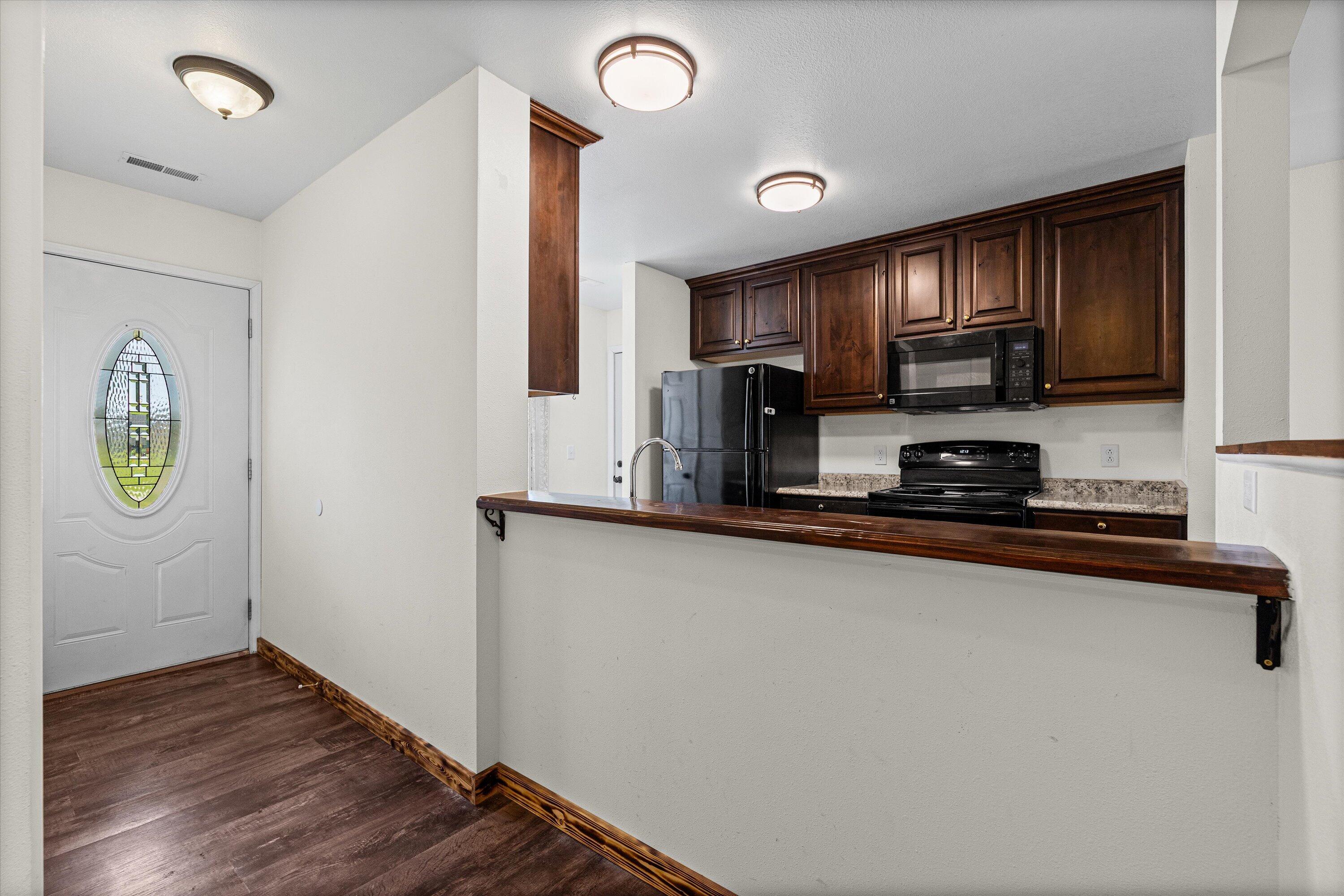 413 N Lee St Property Photo 2