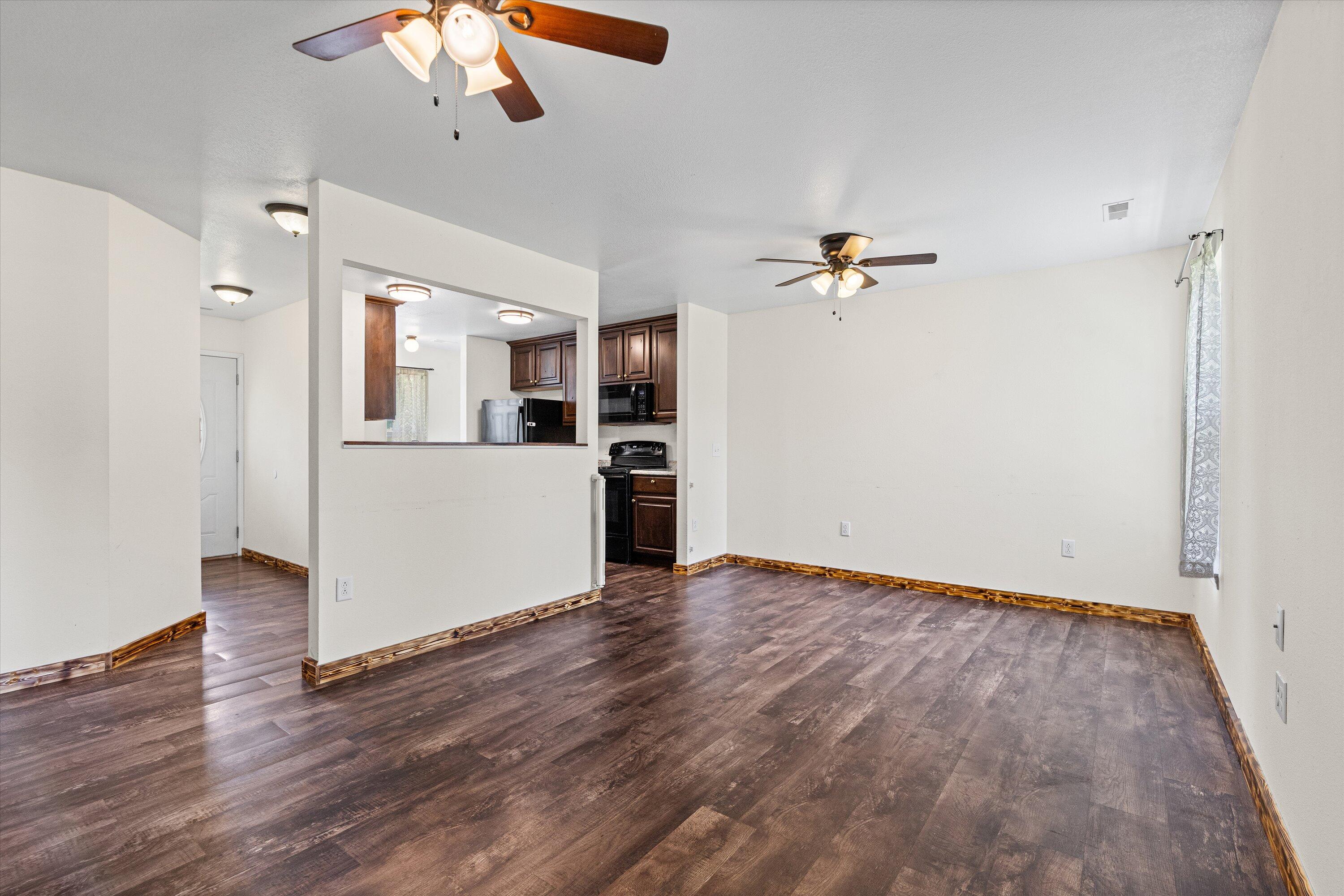 413 N Lee St Property Photo 5