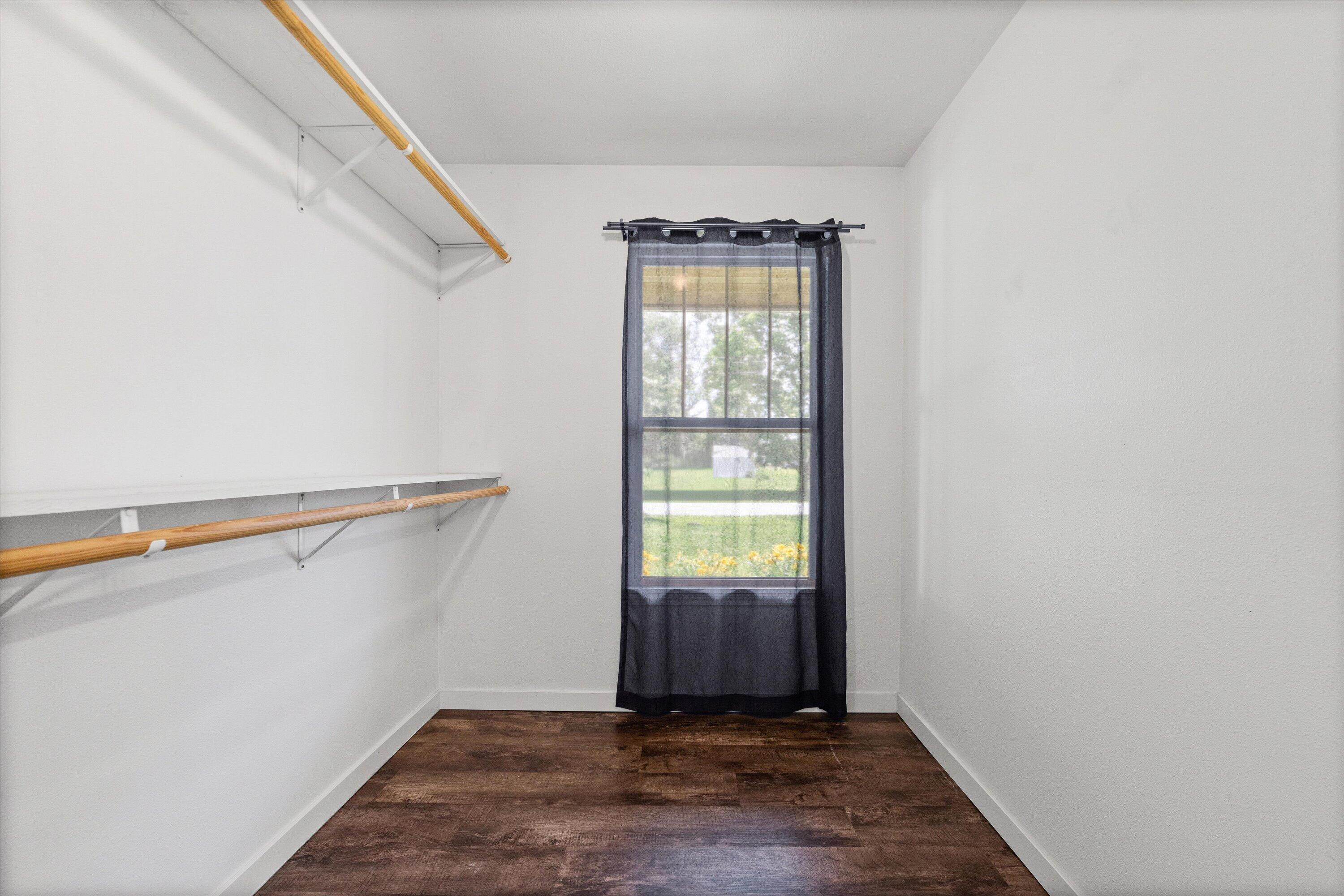 413 N Lee St Property Photo 12