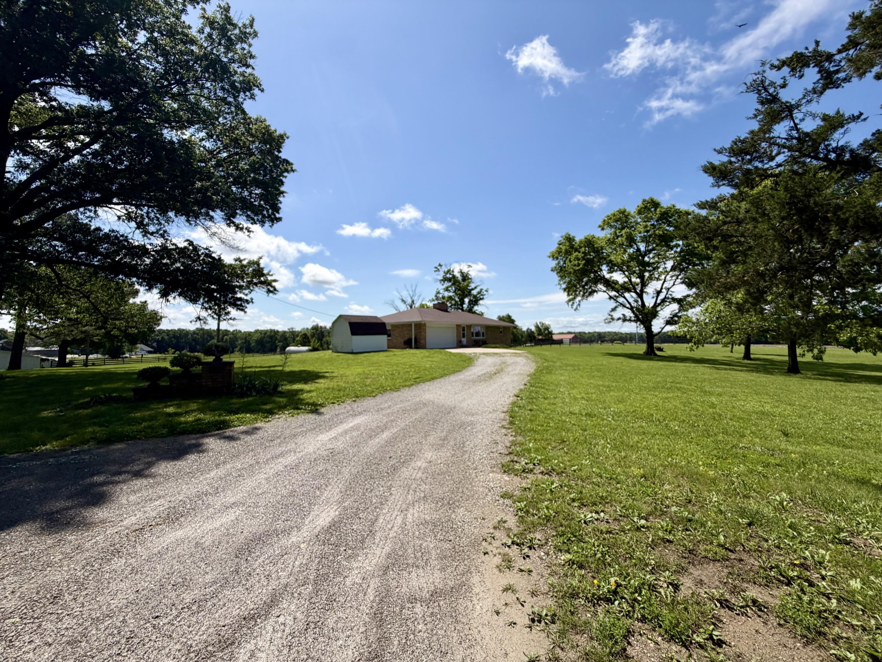 600 E Canole Rd Property Photo 3