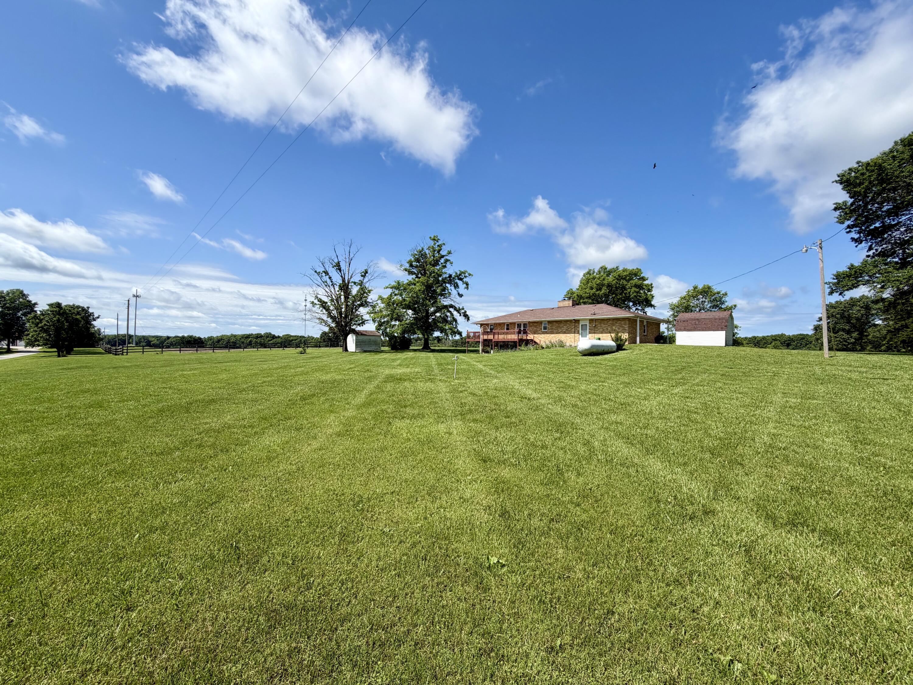 600 E Canole Rd Property Photo 5