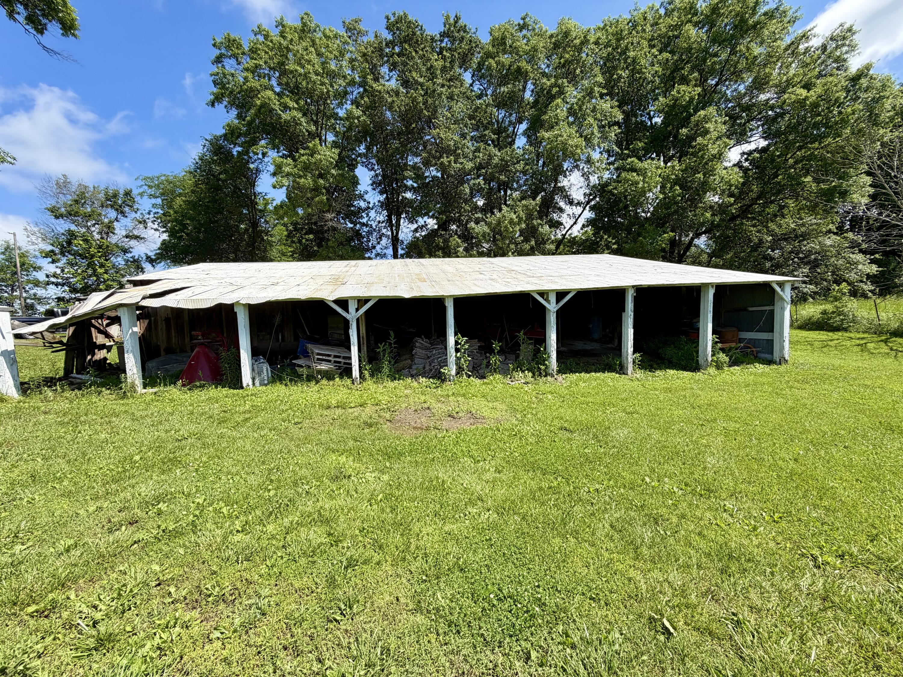 600 E Canole Rd Property Photo 11