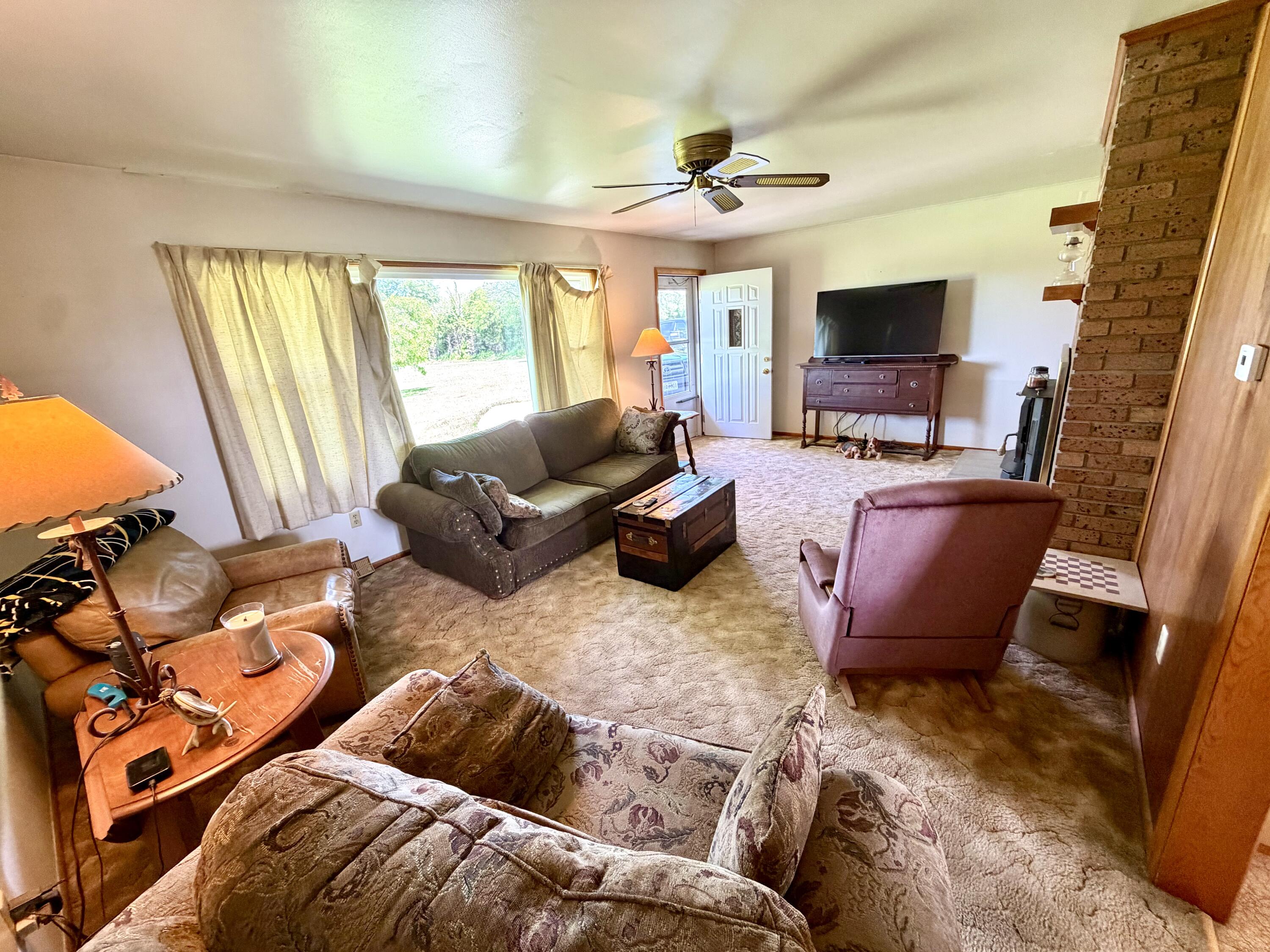 600 E Canole Rd Property Photo 12