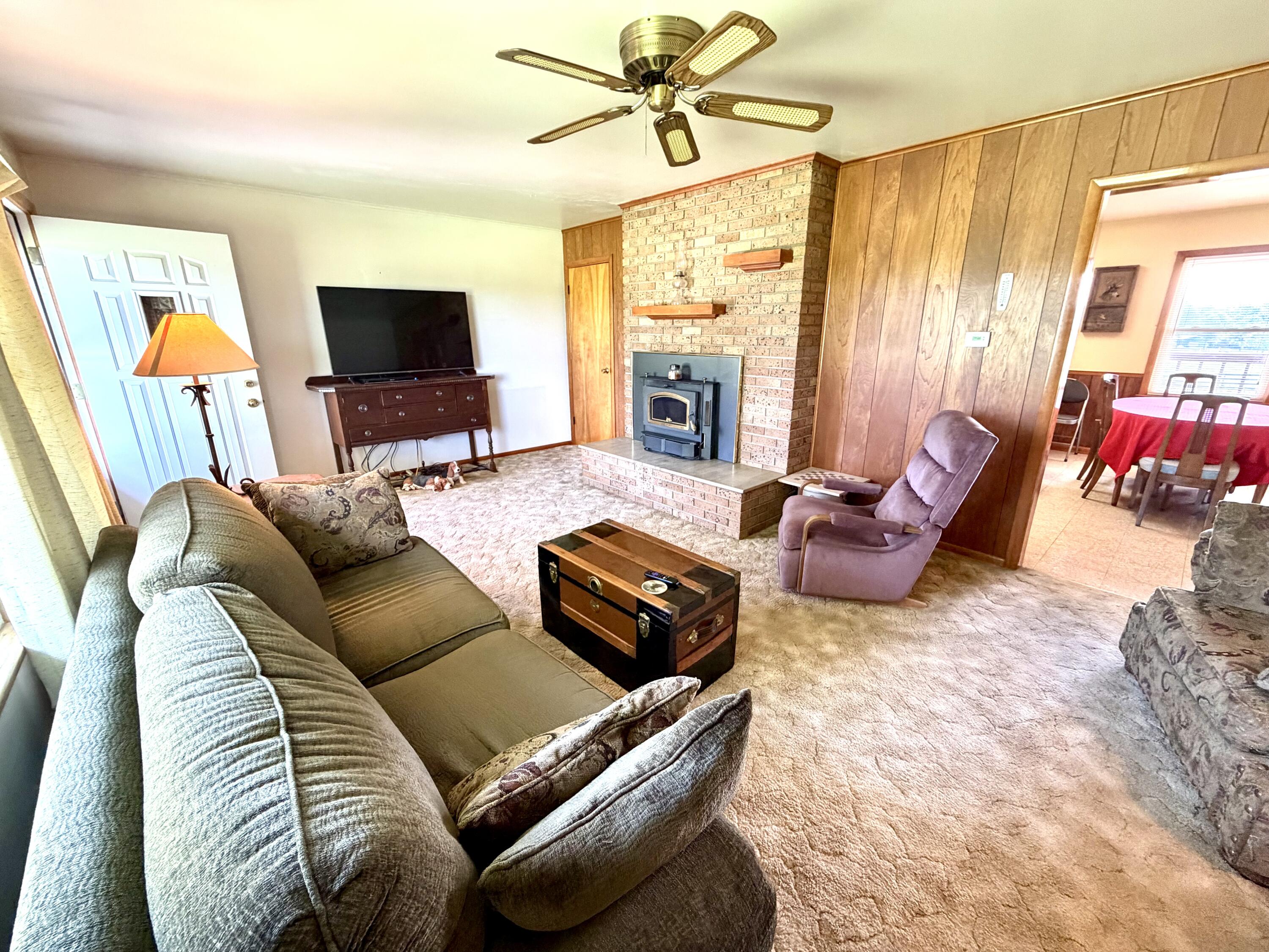 600 E Canole Rd Property Photo 13