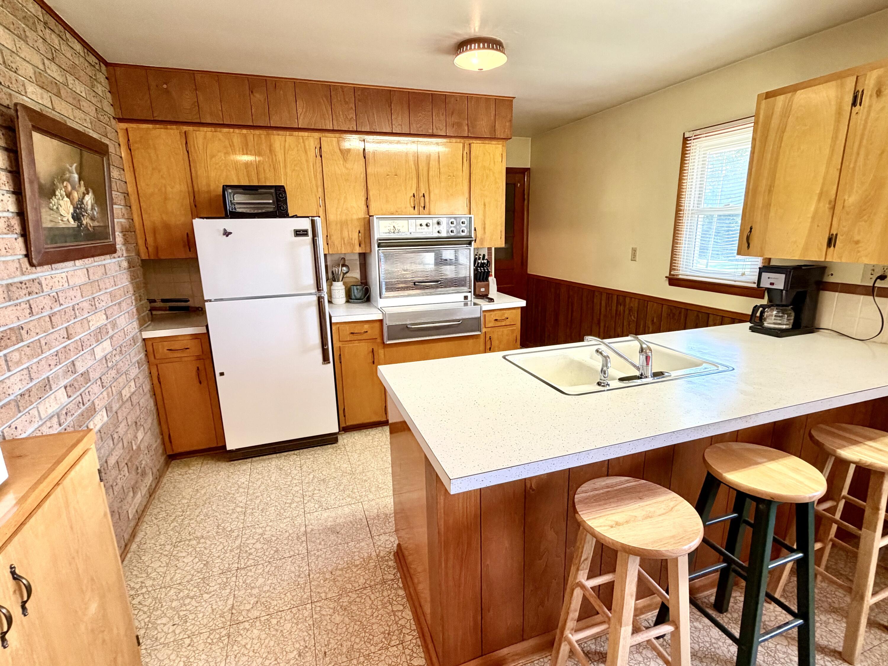 600 E Canole Rd Property Photo 16