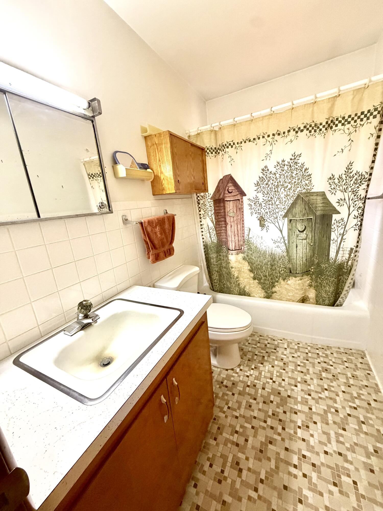 600 E Canole Rd Property Photo 20