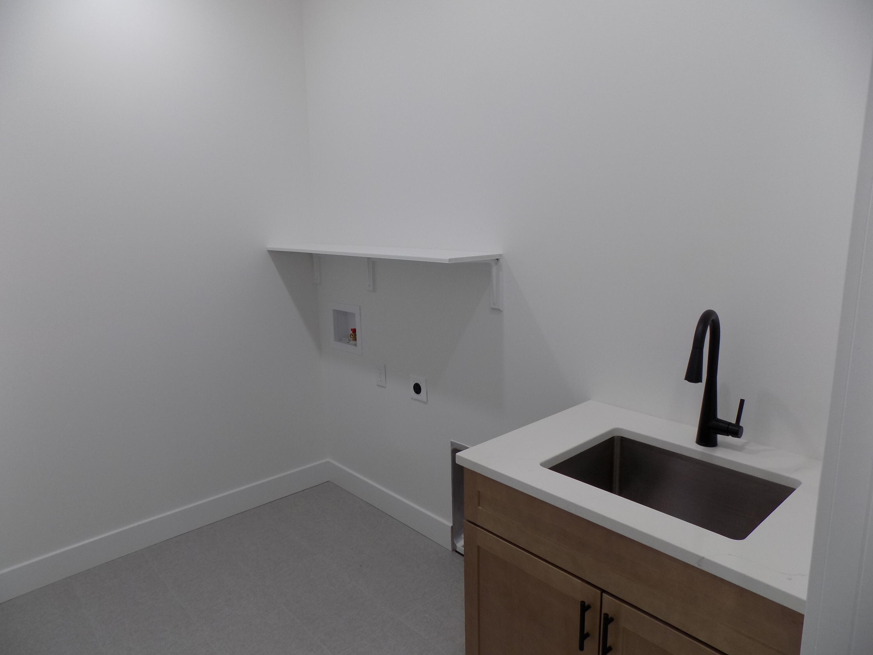 819 N Allen St Property Photo 15
