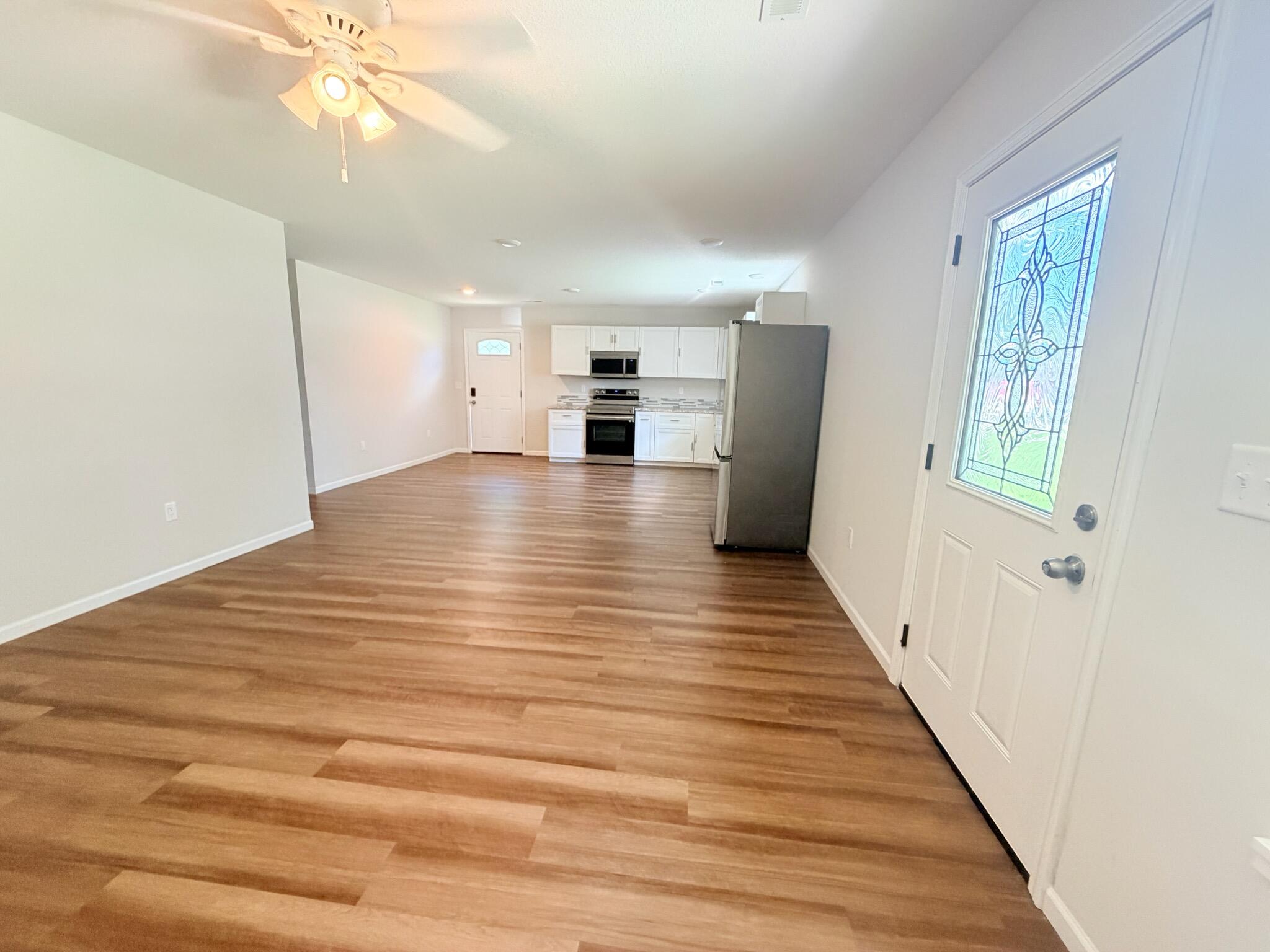 603 W Maple St Property Photo 6