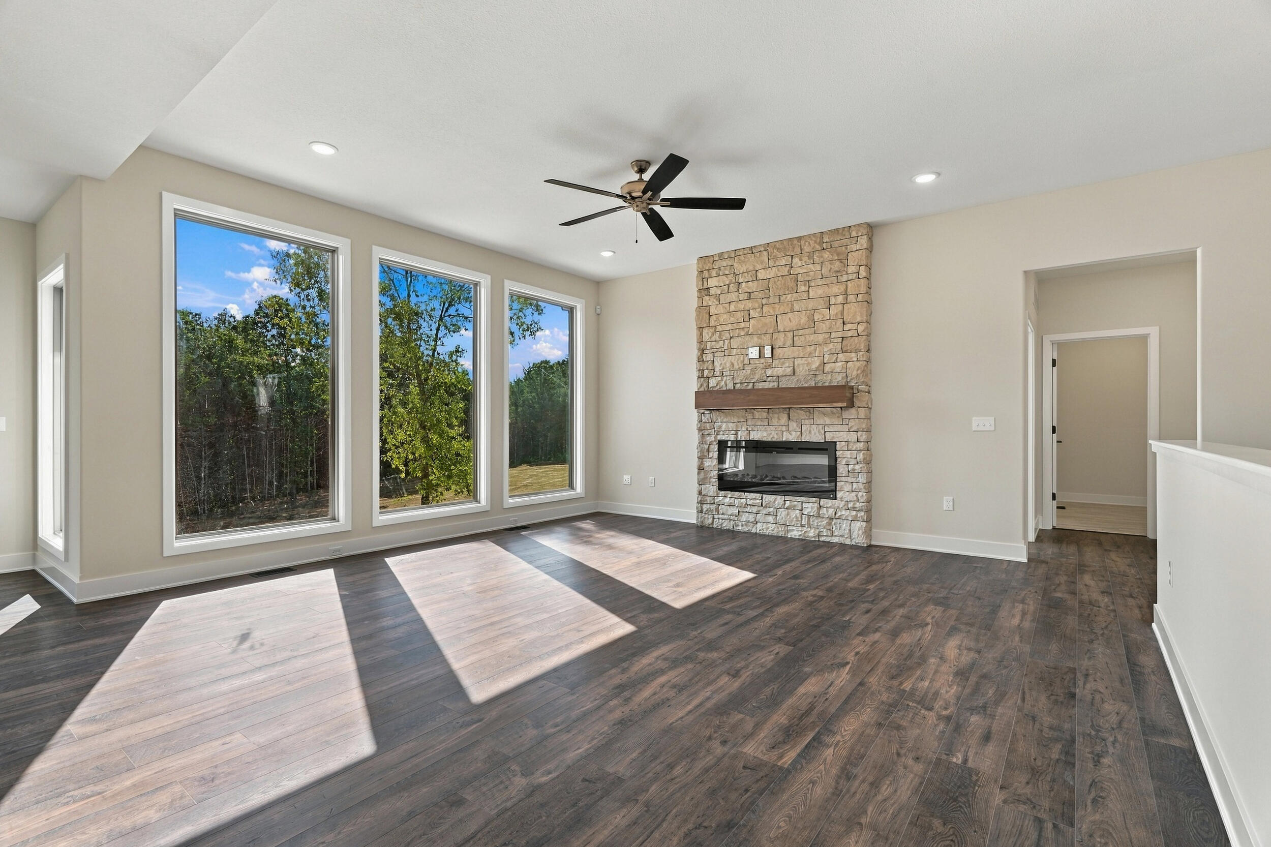 25321 Silvercrest Ct Property Photo 7