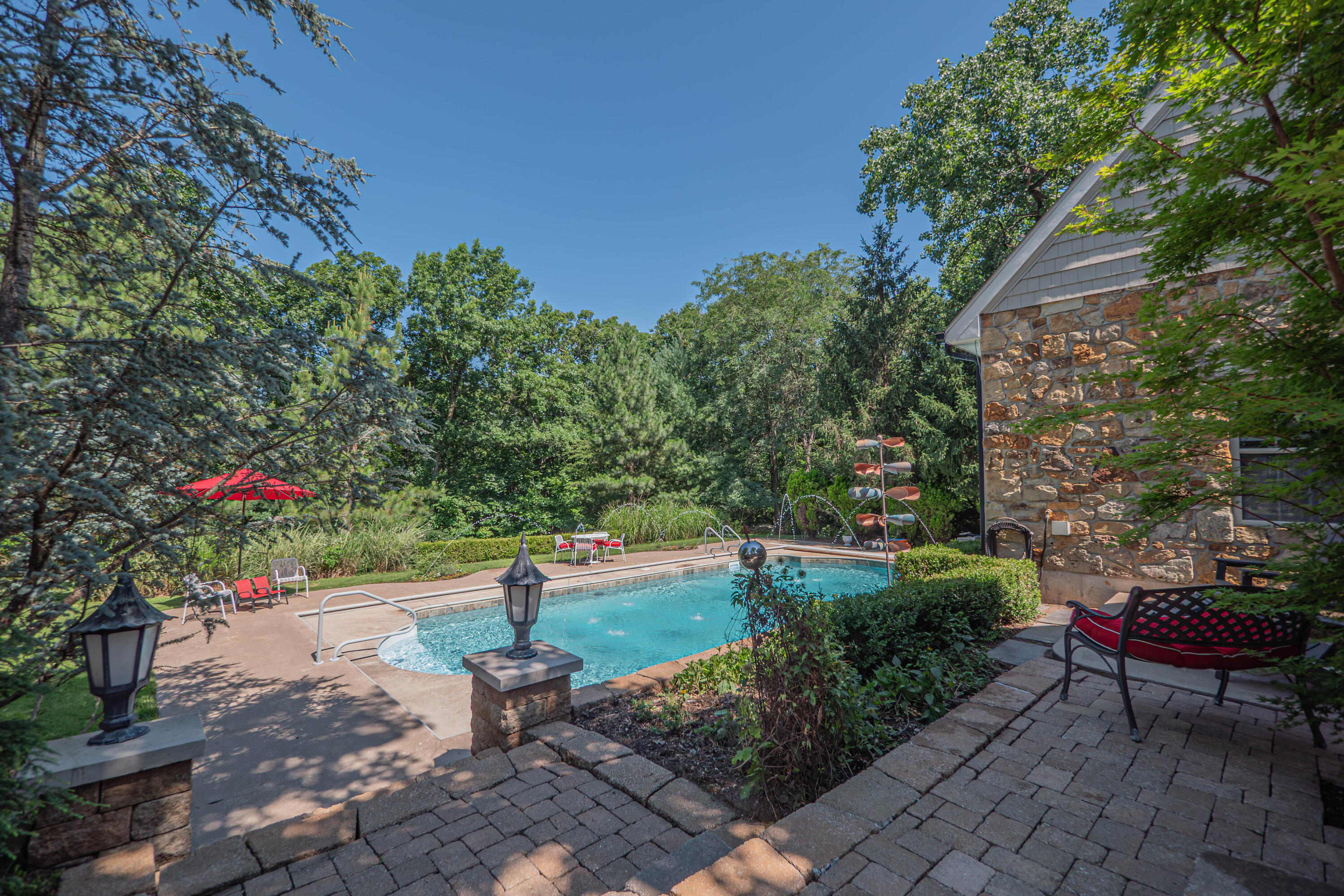 4 Fair Oaks Rd Property Photo 1