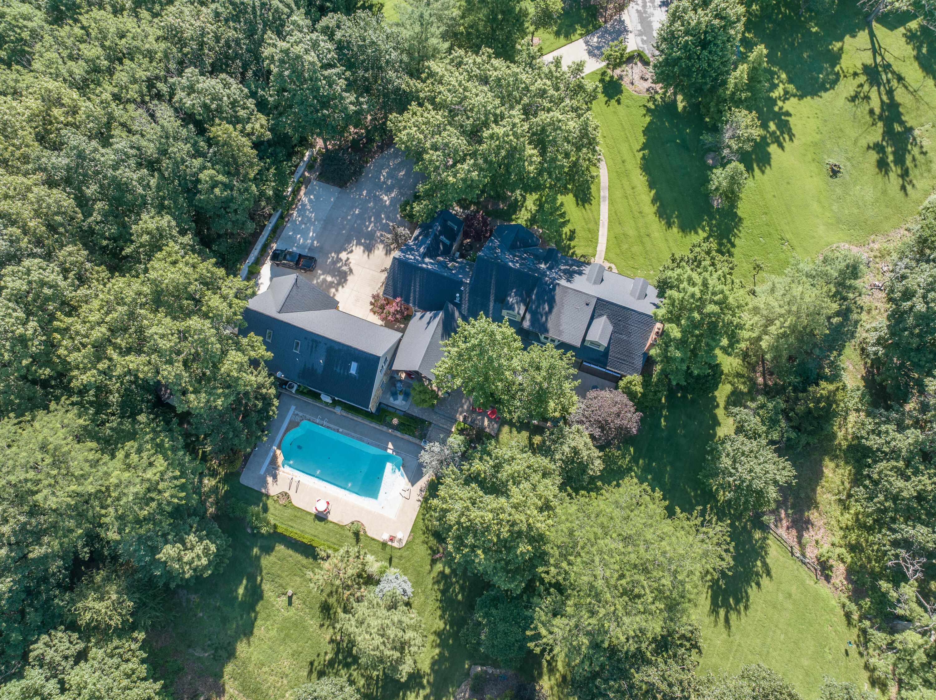4 Fair Oaks Rd Property Photo 2