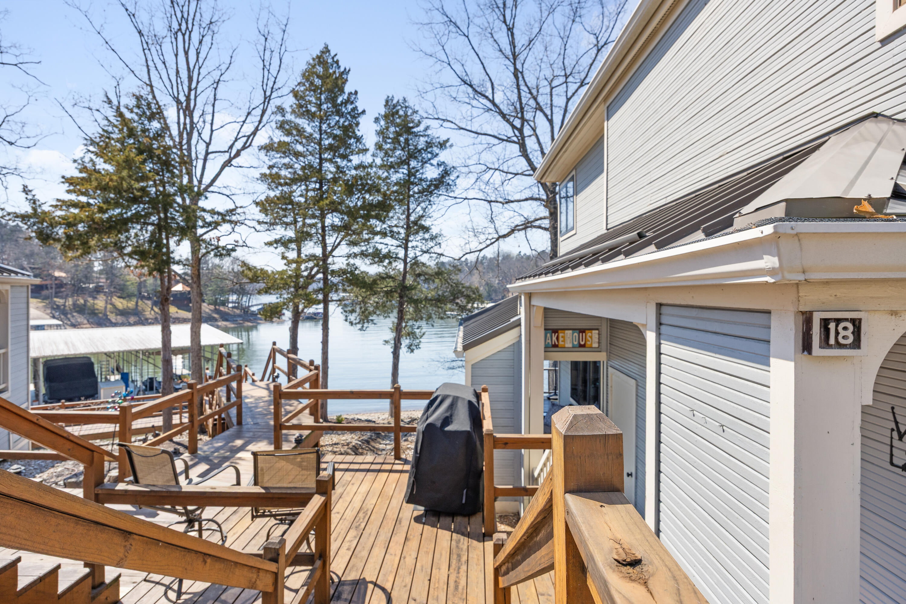 6620 E Lake Point Dr 18 Property Photo 2