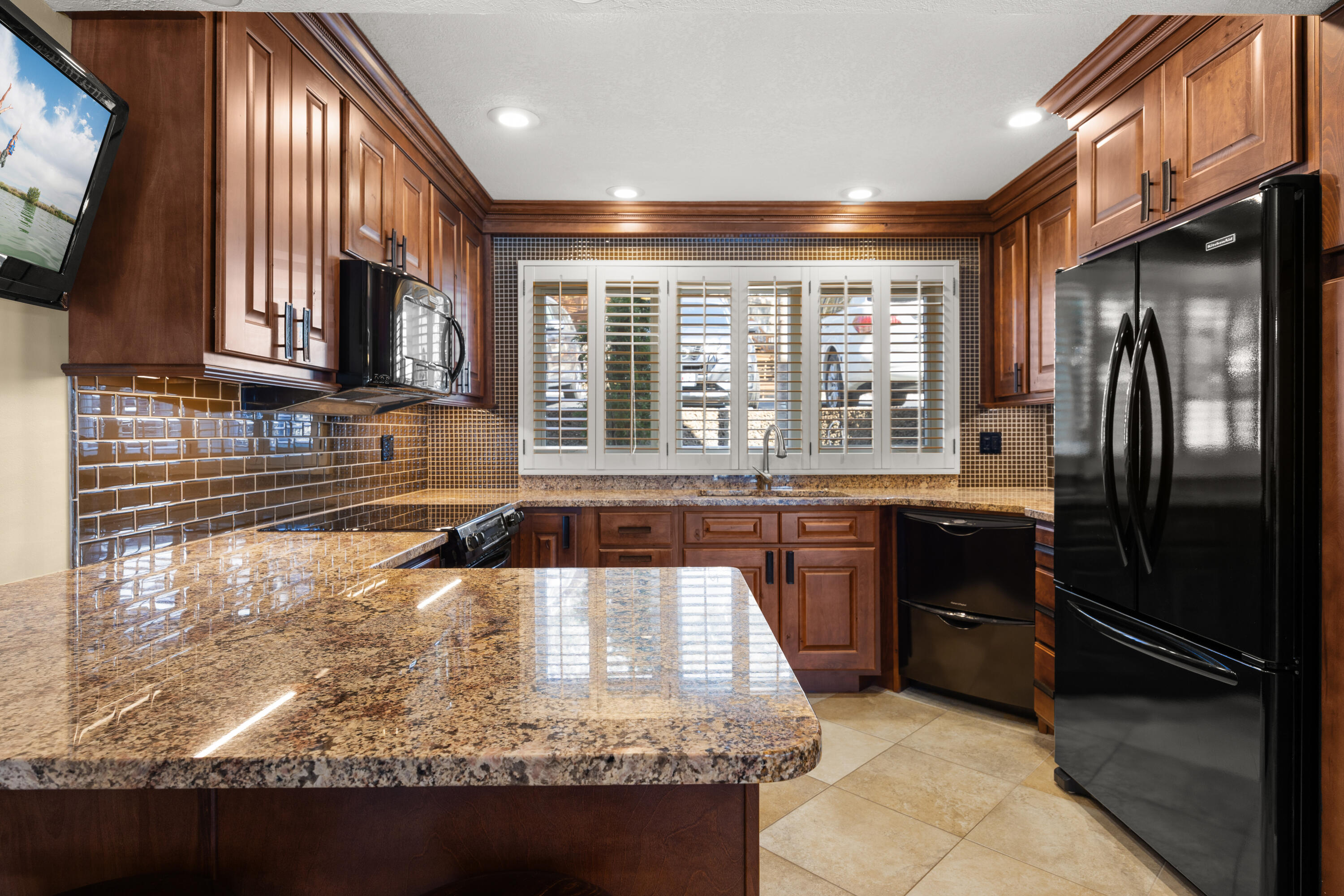 6620 E Lake Point Dr 18 Property Photo 13