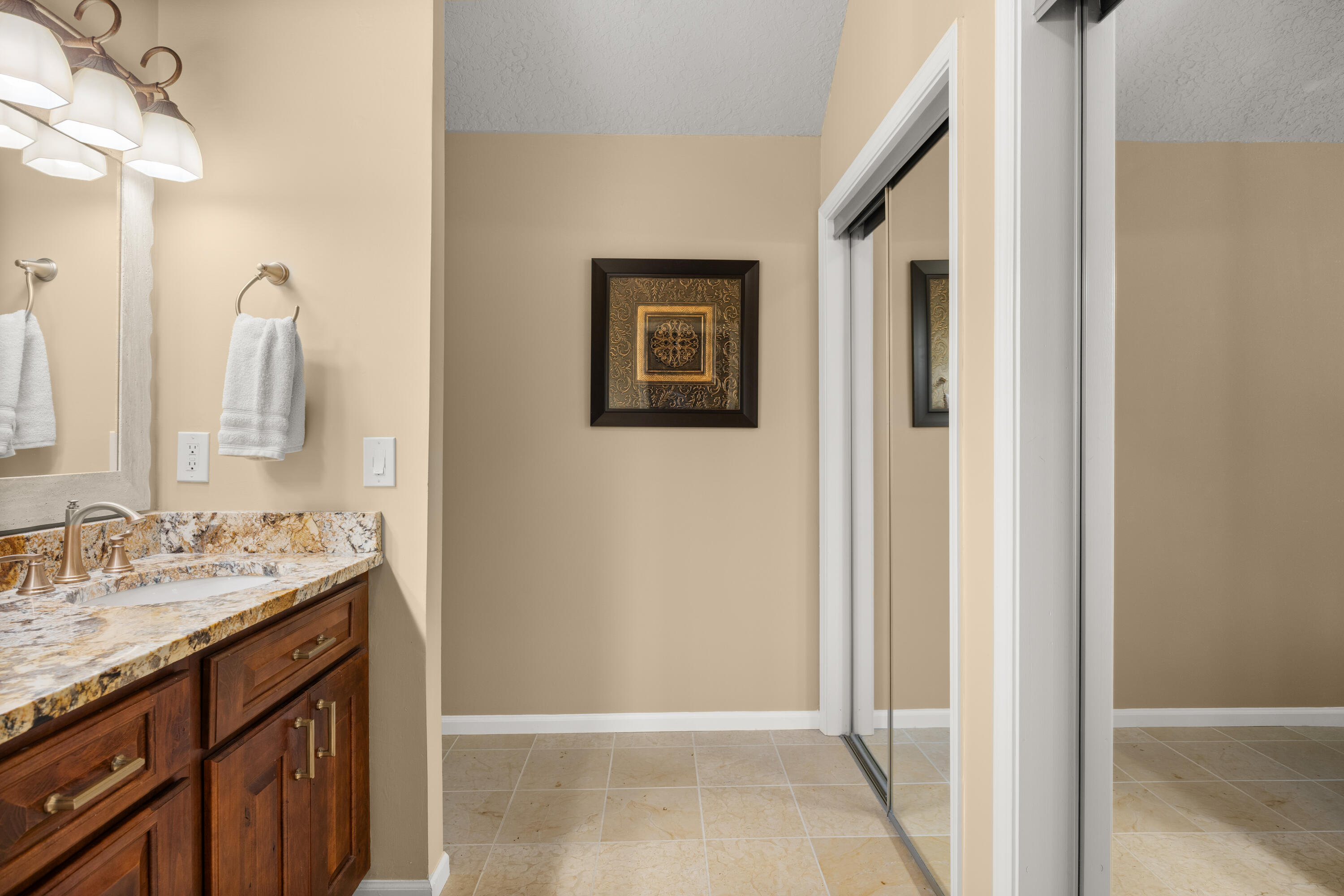 6620 E Lake Point Dr 18 Property Photo 34