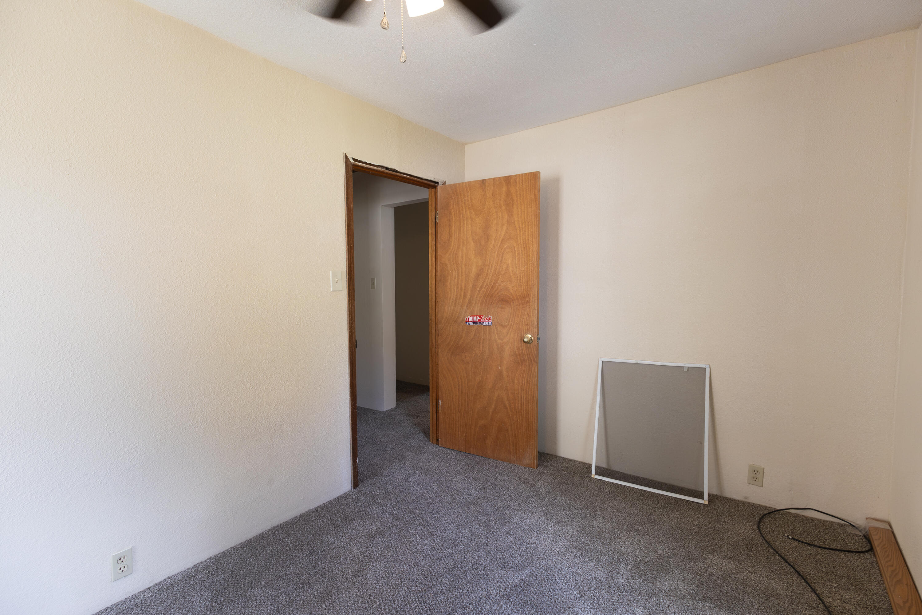 1055 Bond St Property Photo 13