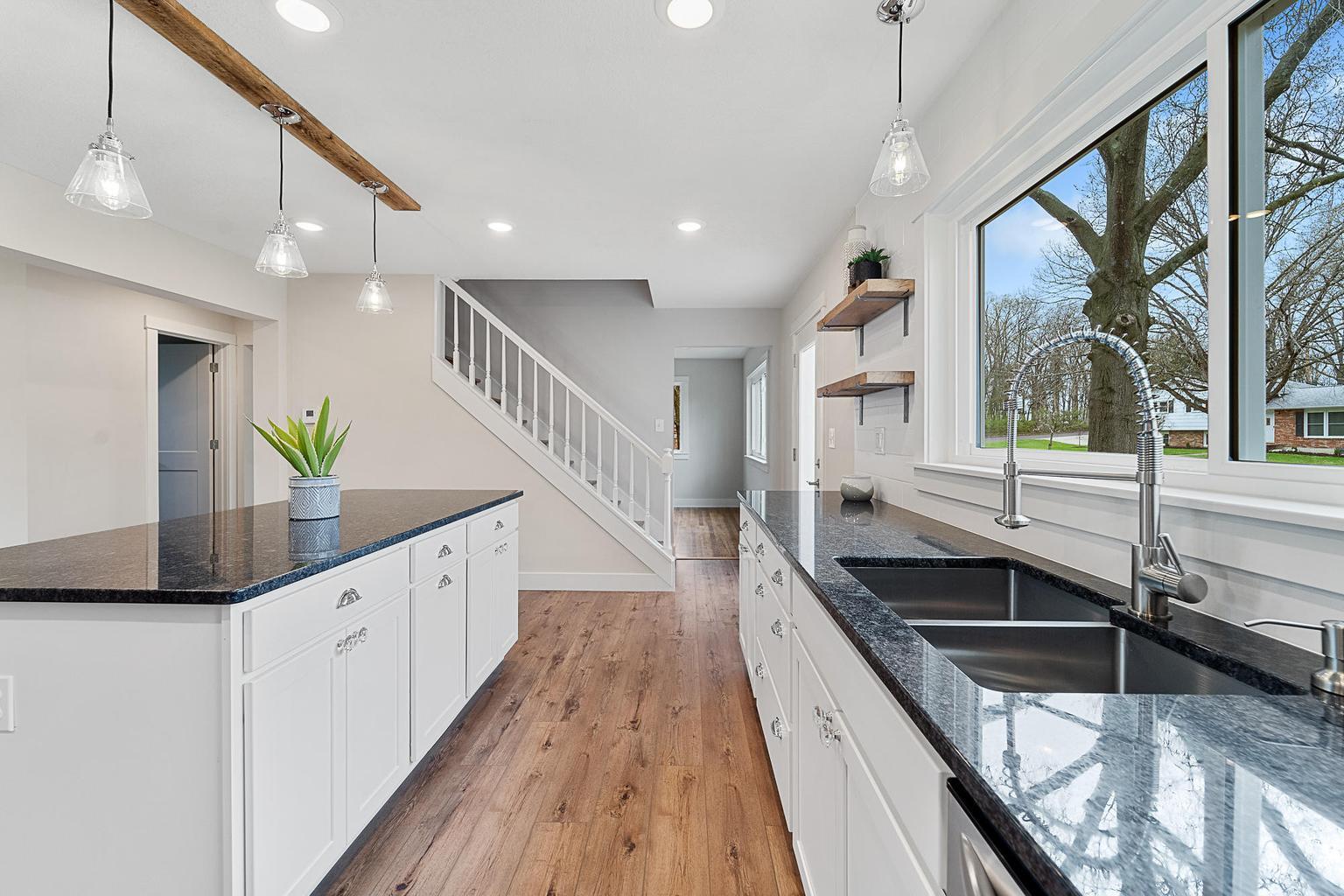 5 LONGFELLOW LN