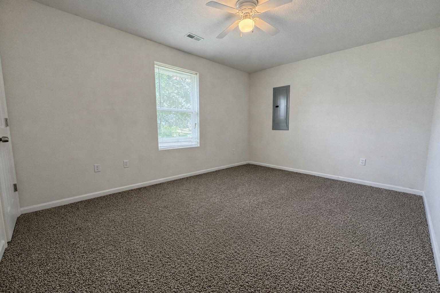 1039 Carrico St Property Photo 9