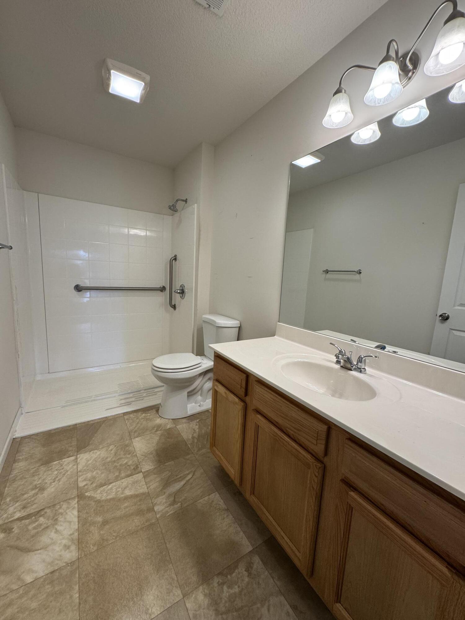 1039 Carrico St Property Photo 10