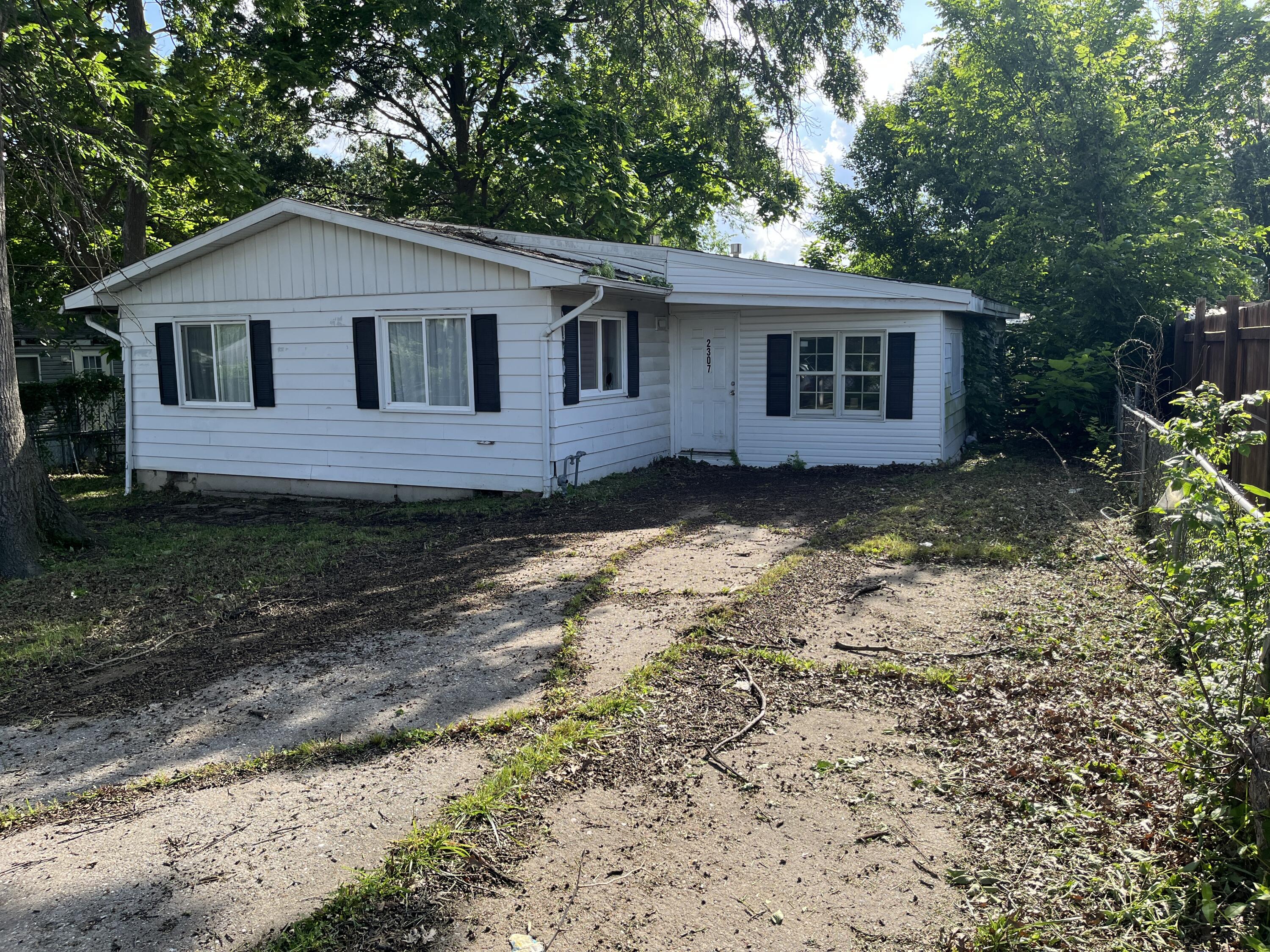2307 Andy Dr Property Photo 2