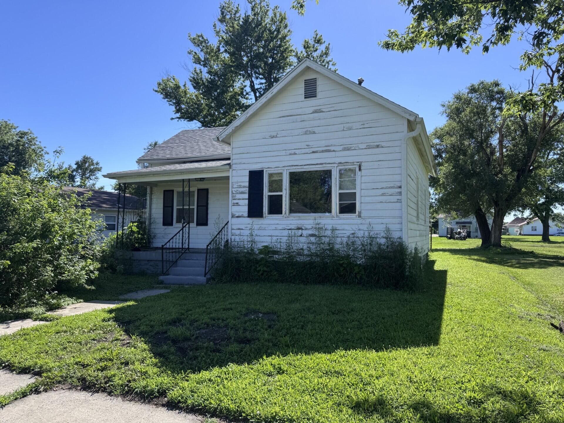 537 HAGOOD ST Property Photo 1