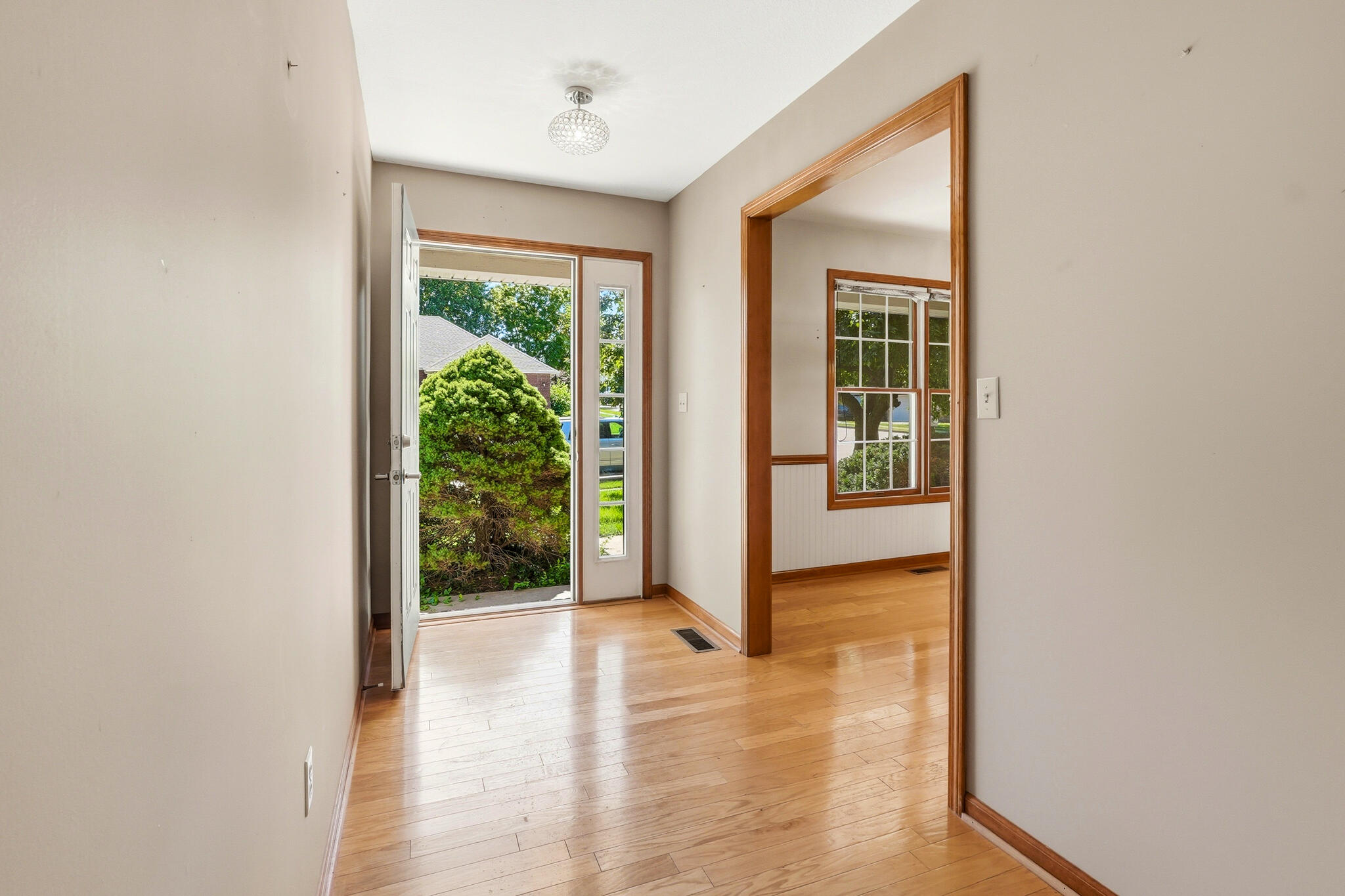 1913 Clear Ct Property Photo 2