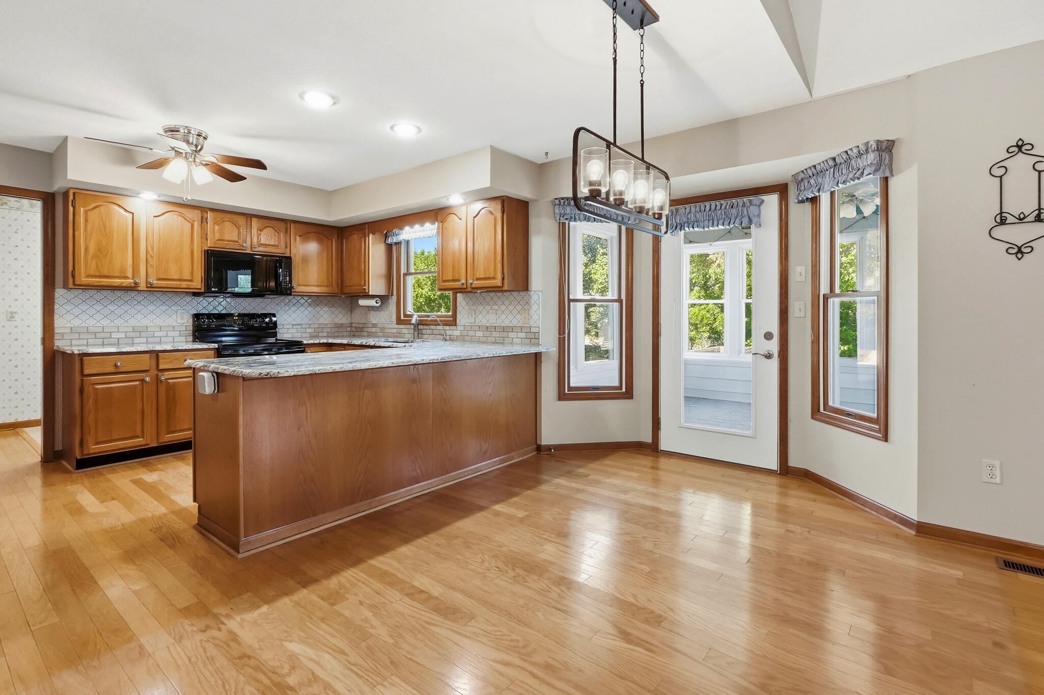 1913 Clear Ct Property Photo 6